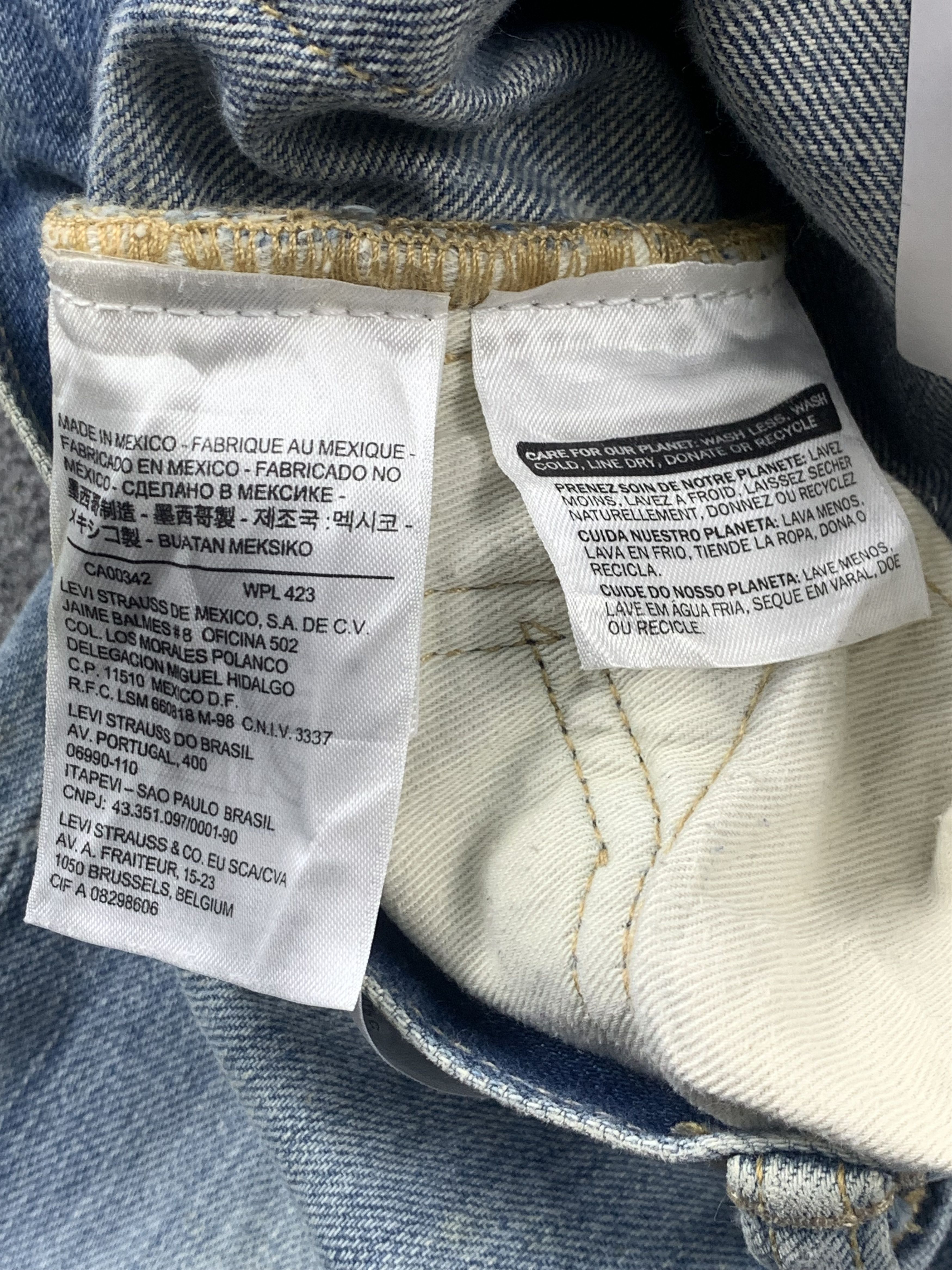 Levi's Vintage Levis 504 Light Wash Jeans DP2041 Size US 33 - 7 Thumbnail
