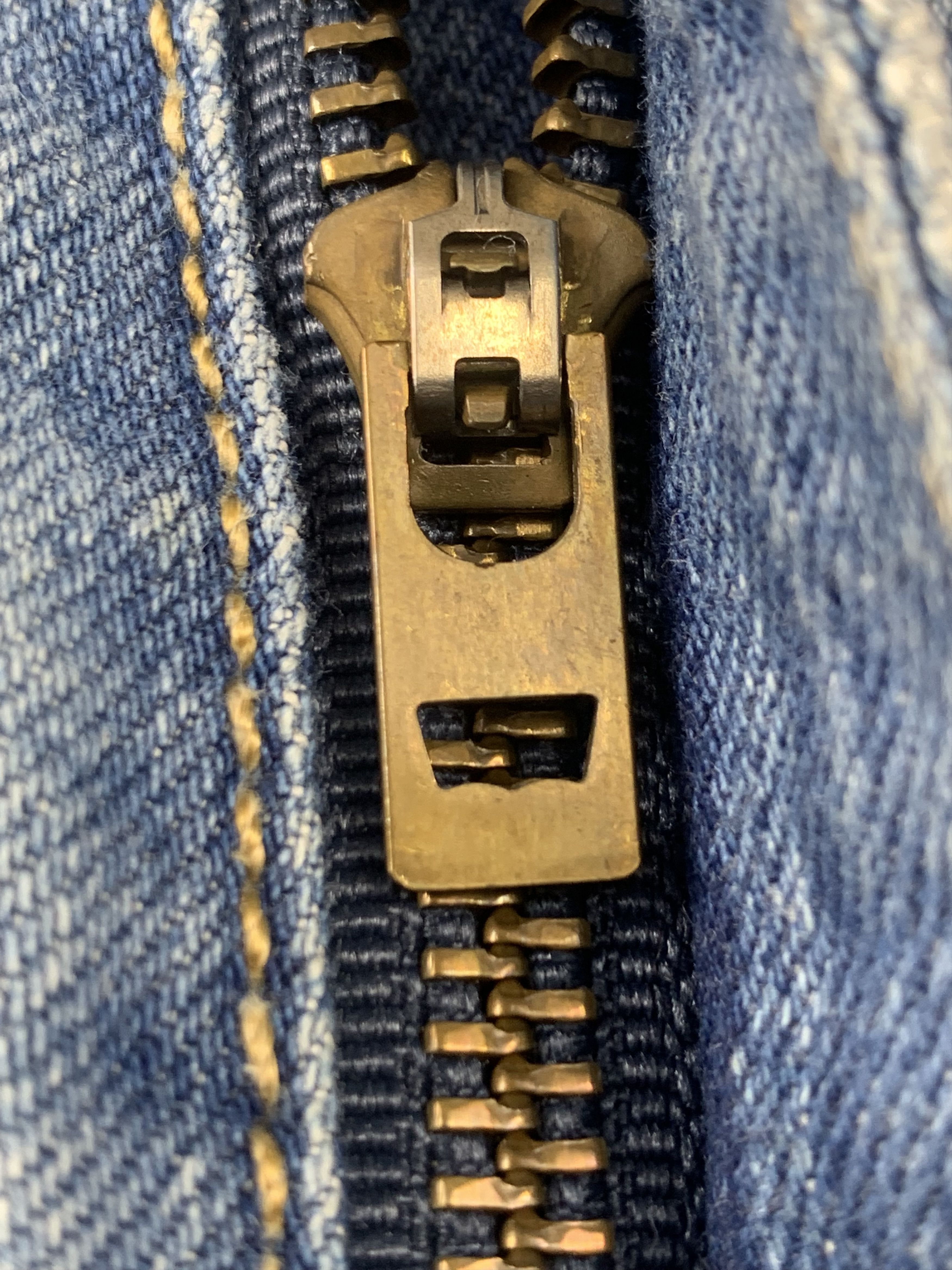 Levi's Vintage Levis 504 Light Wash Jeans DP2041 Size US 33 - 16 Thumbnail