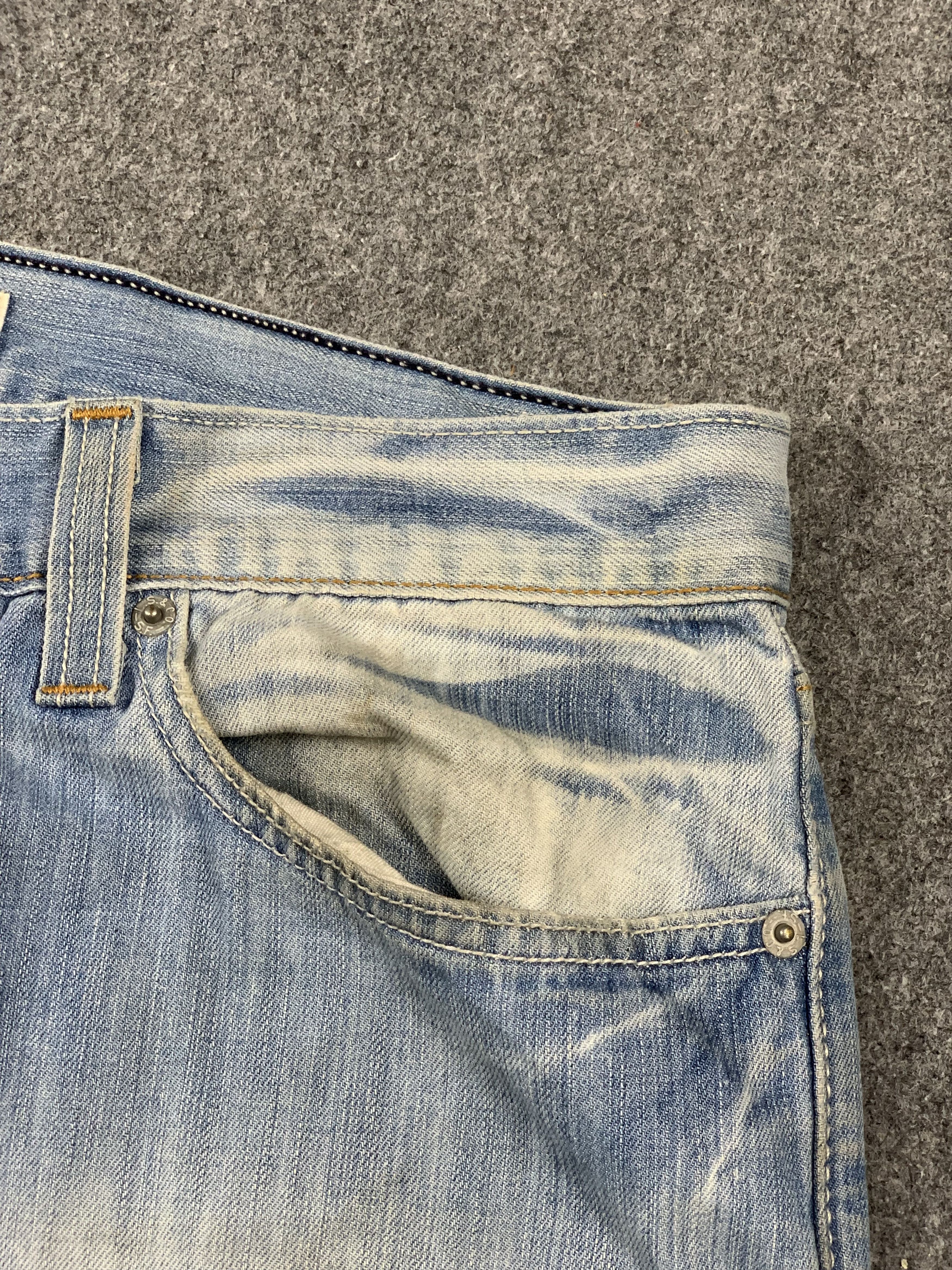 Levi's Vintage Levis 514 Light Wash Jeans DP2042 Size US 33 - 14 Thumbnail