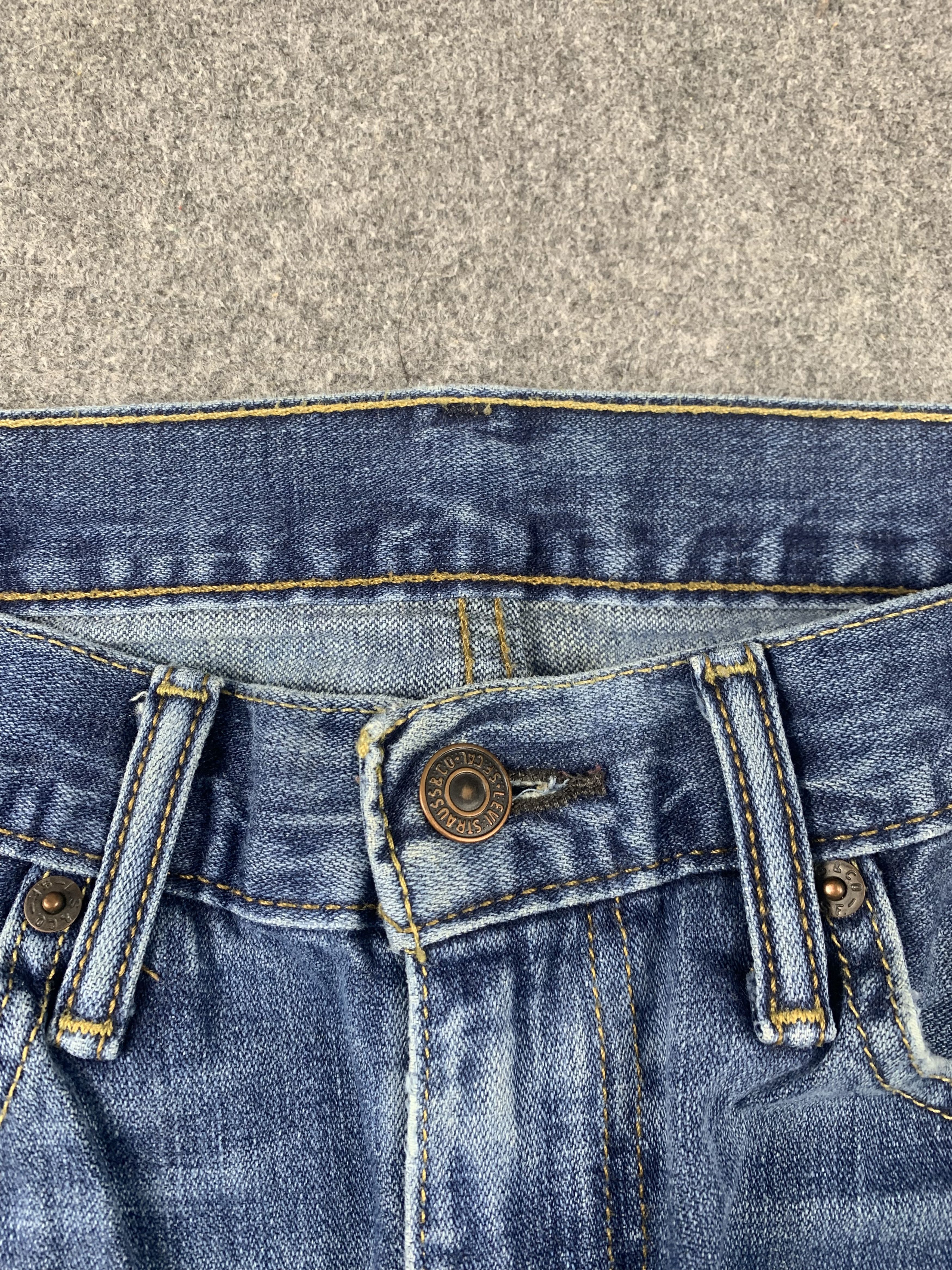Levi's Vintage Levis 514 Faded Blue Jeans DP2066 Size US 33 - 12 Thumbnail