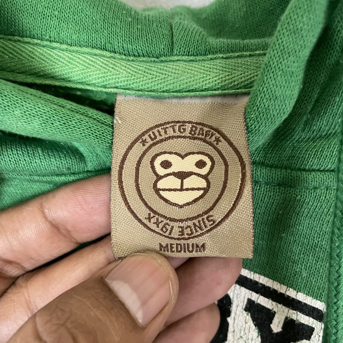 Japanese Brand Vintage Uittg Baby Big Logo Hoodies Sweatshirt Size US M / EU 48-50 / 2 - 5 Thumbnail
