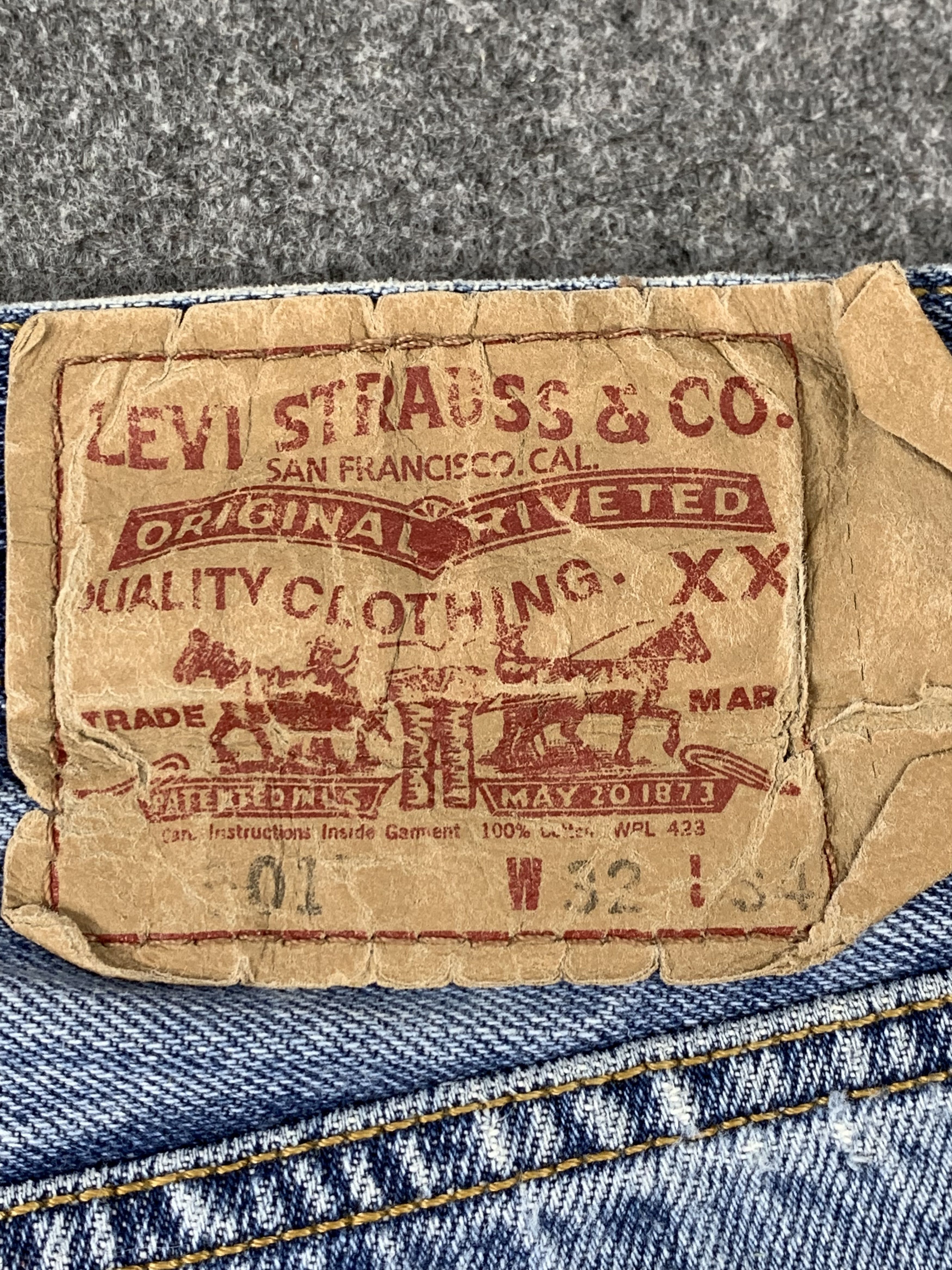 Levi's Vintage Levis 501 Light Wash Jeans DP2127 Size US 31 - 21 Thumbnail