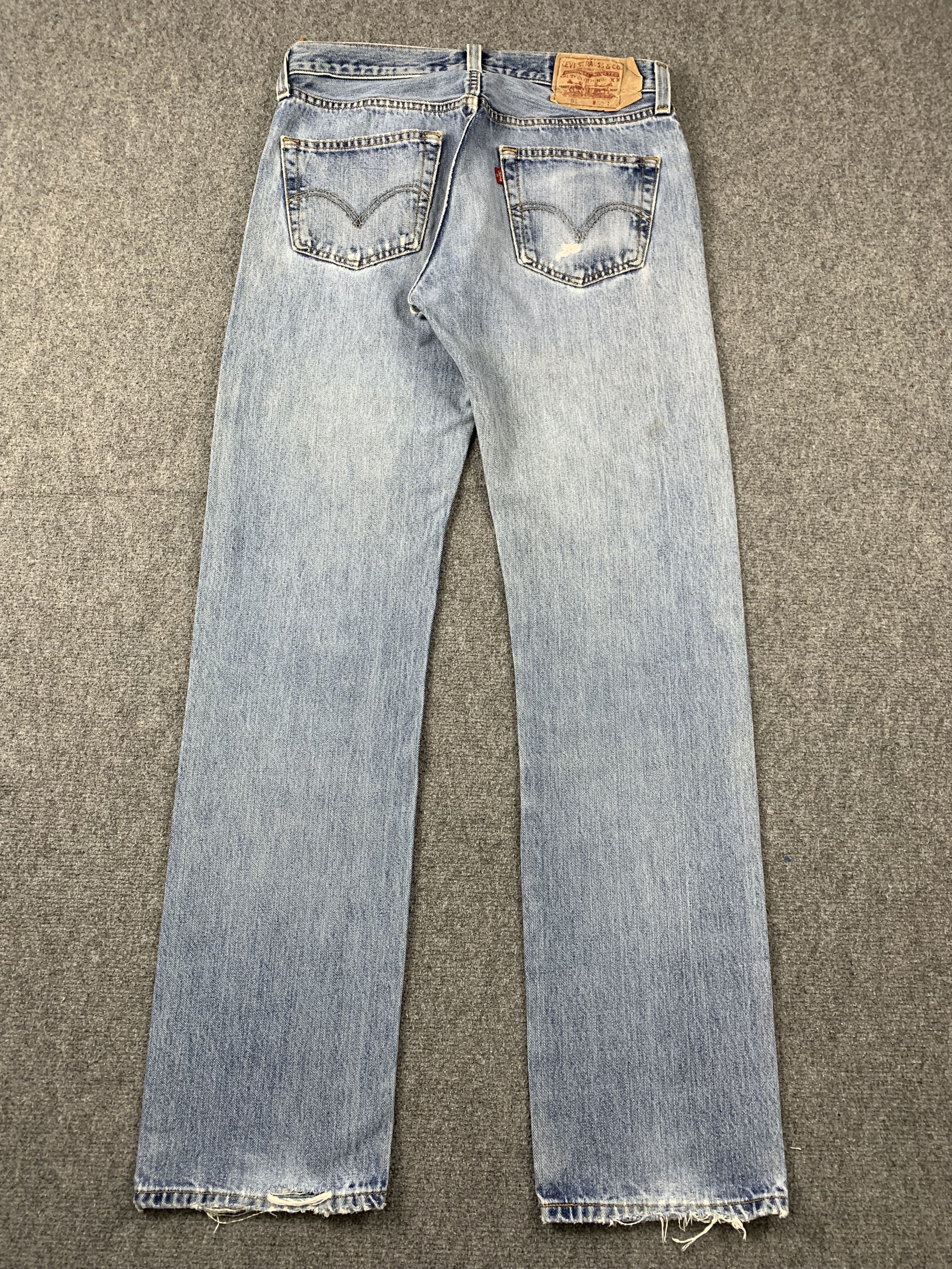 Levi's Vintage Levis 501 Light Wash Jeans DP2127 Size US 31 - 2 Thumbnail