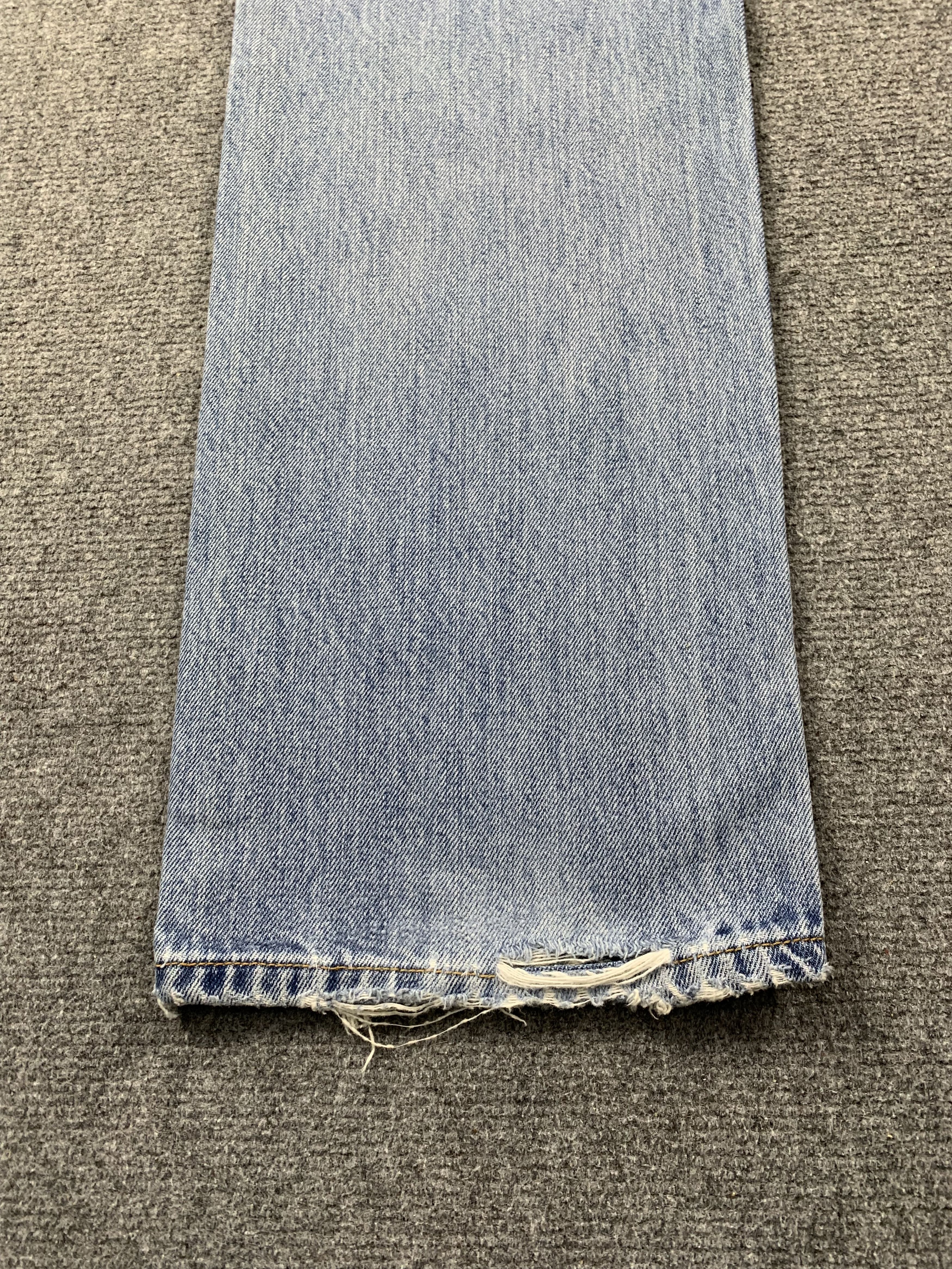 Levi's Vintage Levis 501 Light Wash Jeans DP2127 Size US 31 - 17 Thumbnail