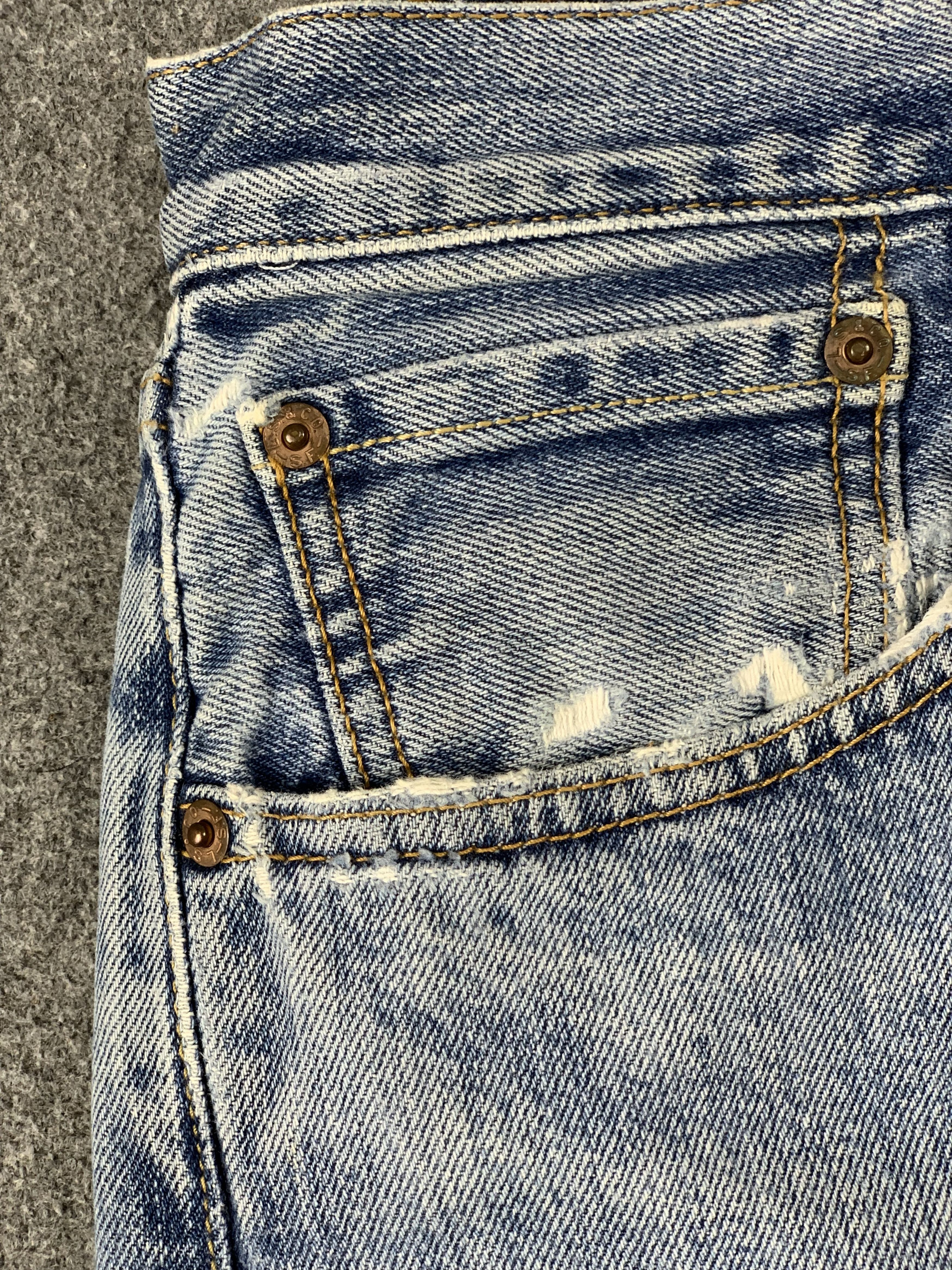 Levi's Vintage Levis 501 Light Wash Jeans DP2127 Size US 31 - 13 Thumbnail