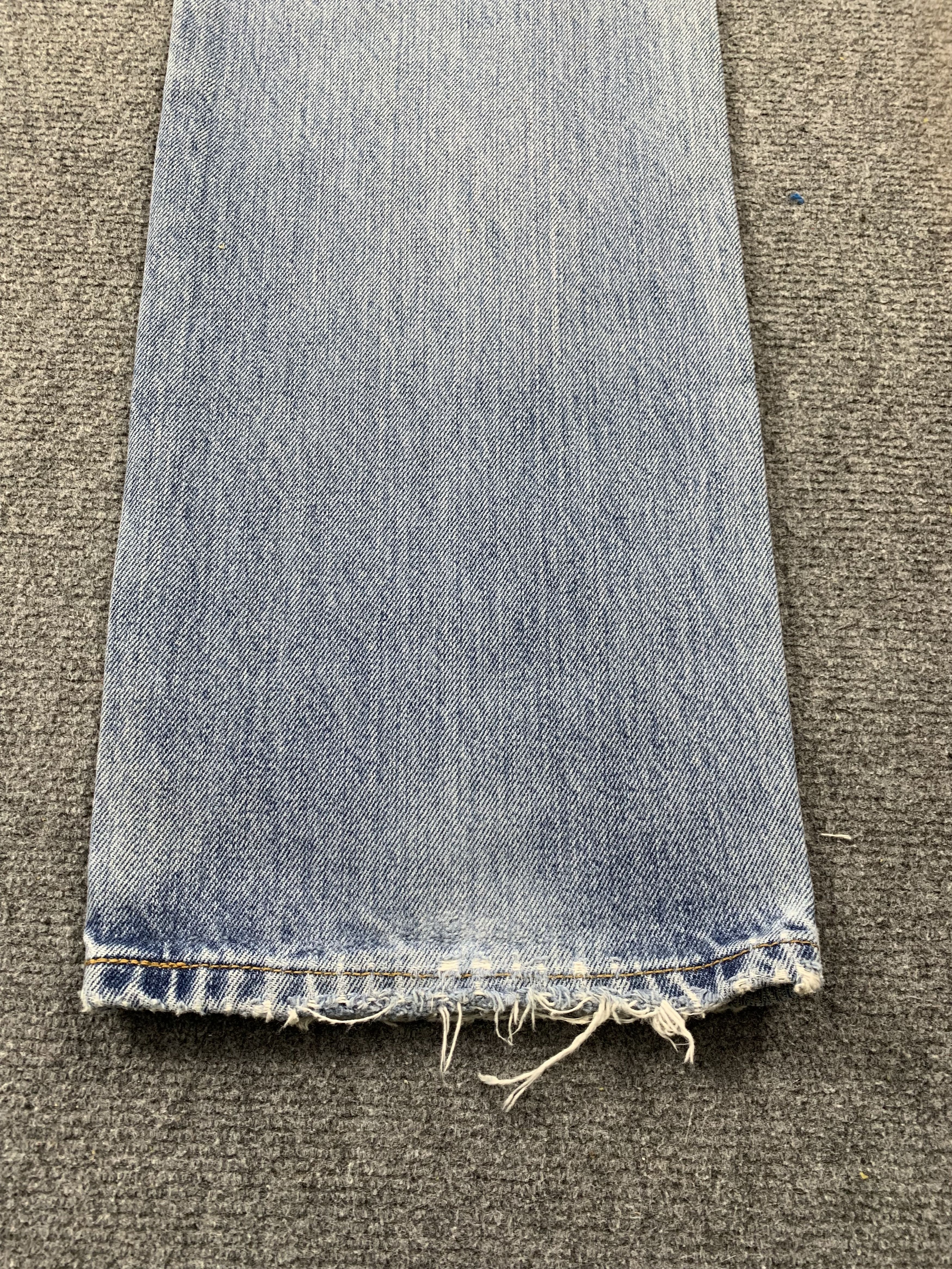 Levi's Vintage Levis 501 Light Wash Jeans DP2127 Size US 31 - 16 Thumbnail