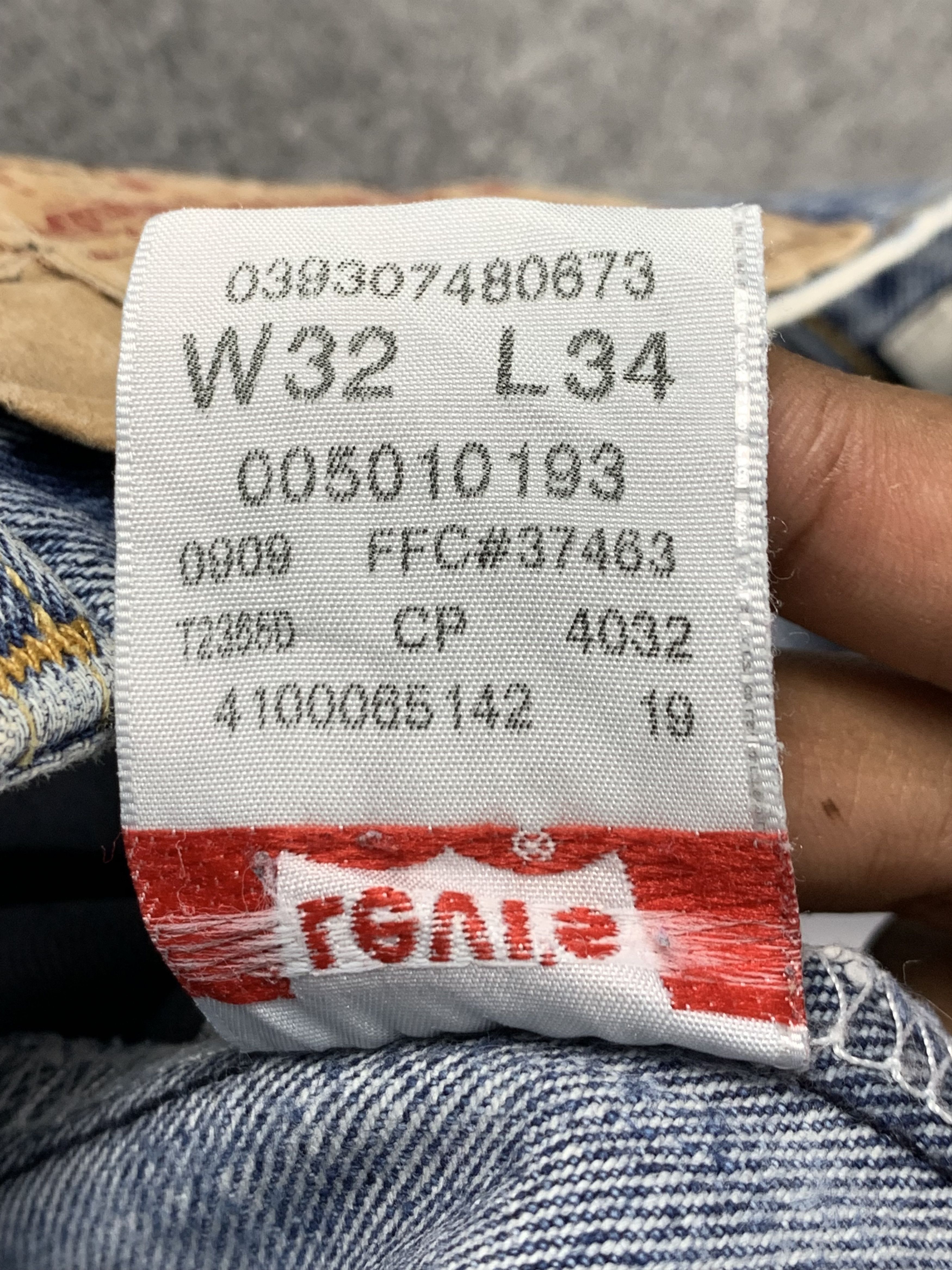 Levi's Vintage Levis 501 Light Wash Jeans DP2127 Size US 31 - 15 Thumbnail