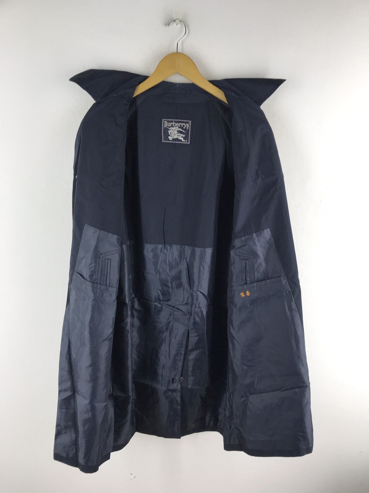 Burberry 🔊🔥FINAL DROP🔥Burberry Navy Blue Kensington Trench coat Size US S / EU 44-46 / 1 - 8 Thumbnail