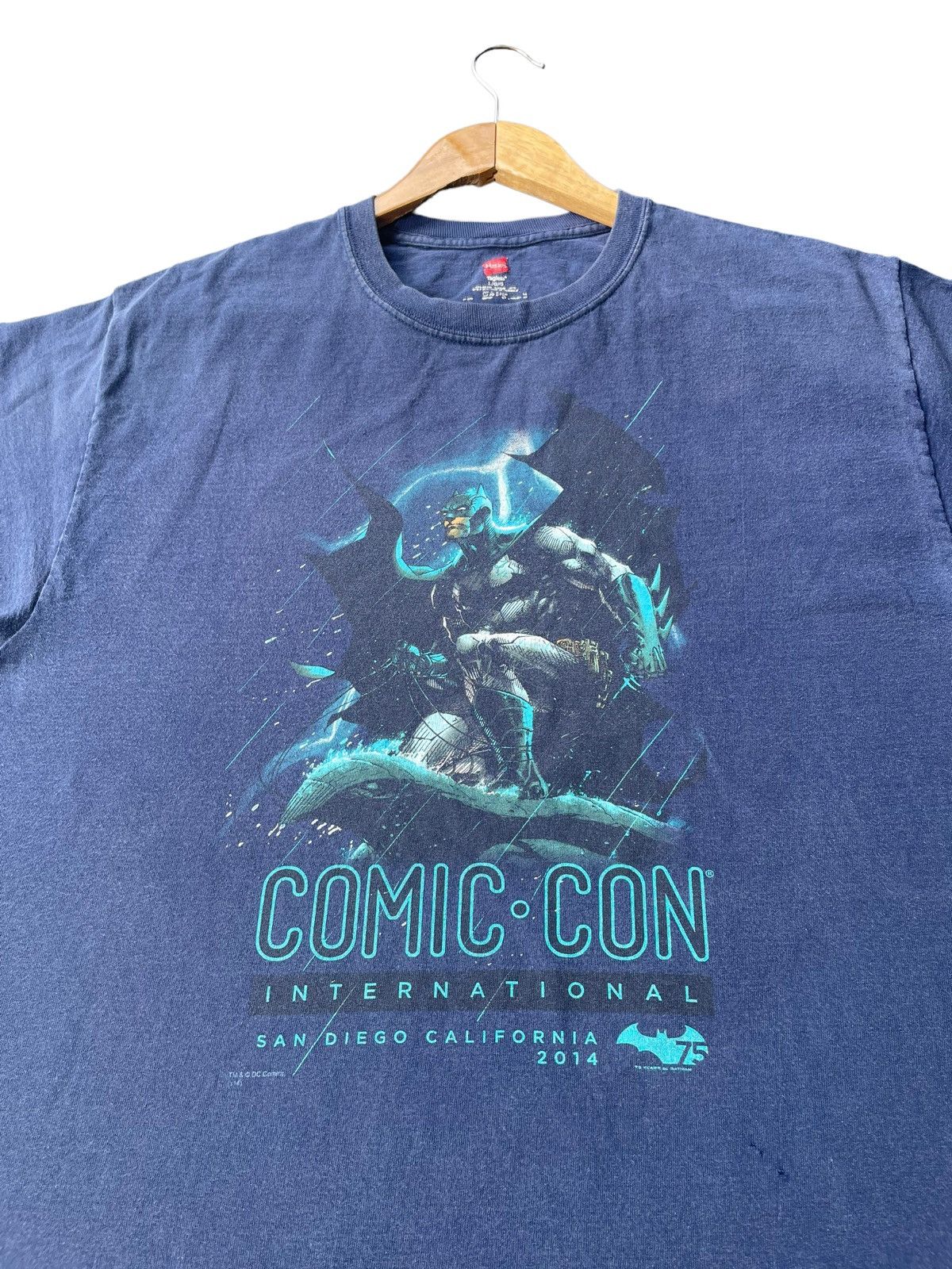 DC Comics Batman 75 years Comic Con Tshirt Size US M / EU 48-50 / 2 - 3 Thumbnail