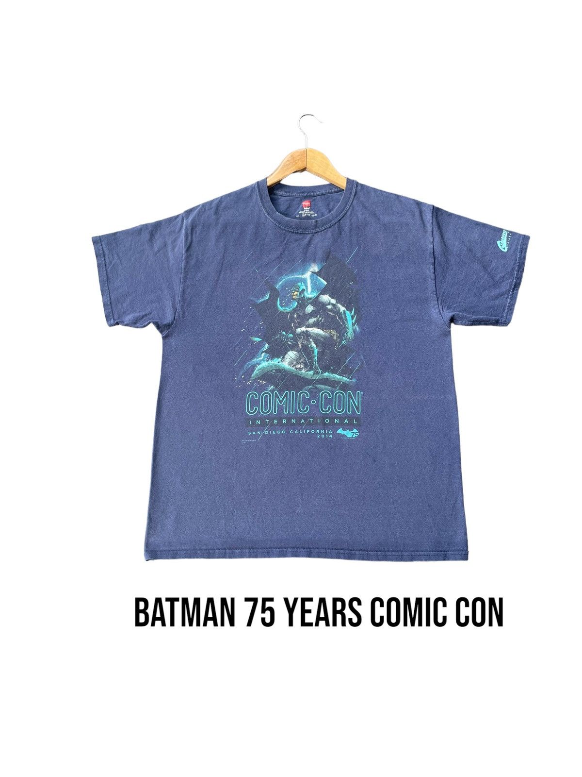 DC Comics Batman 75 years Comic Con Tshirt Size US M / EU 48-50 / 2 - 1 Thumbnail
