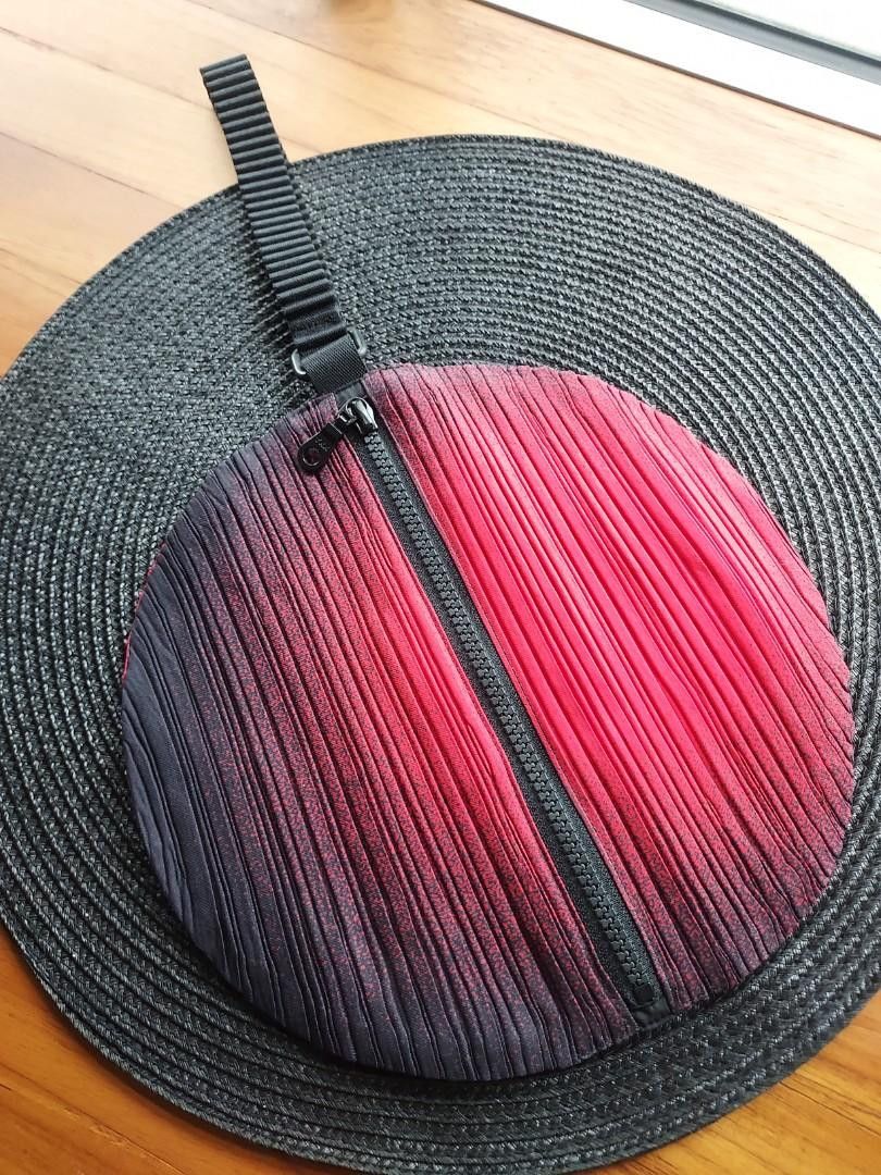 Issey Miyake Issey Miyaki Pleats Please wrist pouch Size ONE SIZE - 1 Thumbnail