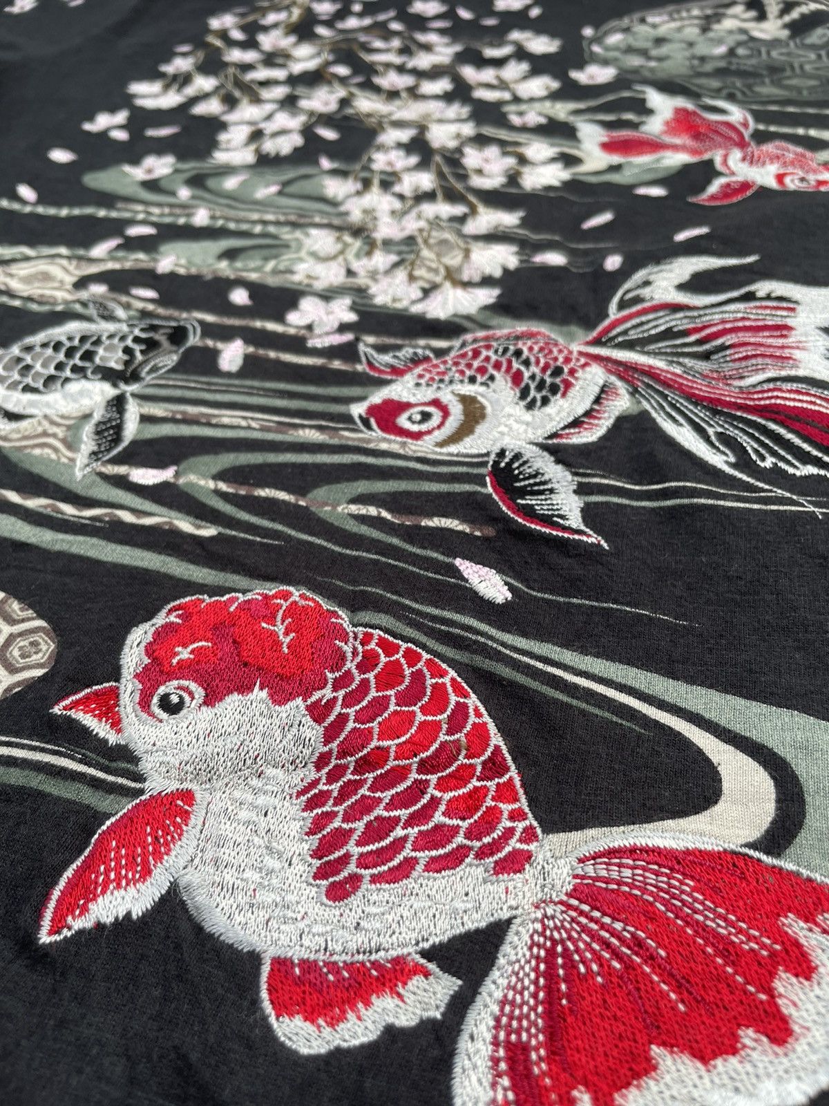 Japanese Brand Japanesse Traditional Gold Fish Emboiderey Tshirt Size US M / EU 48-50 / 2 - 11 Thumbnail
