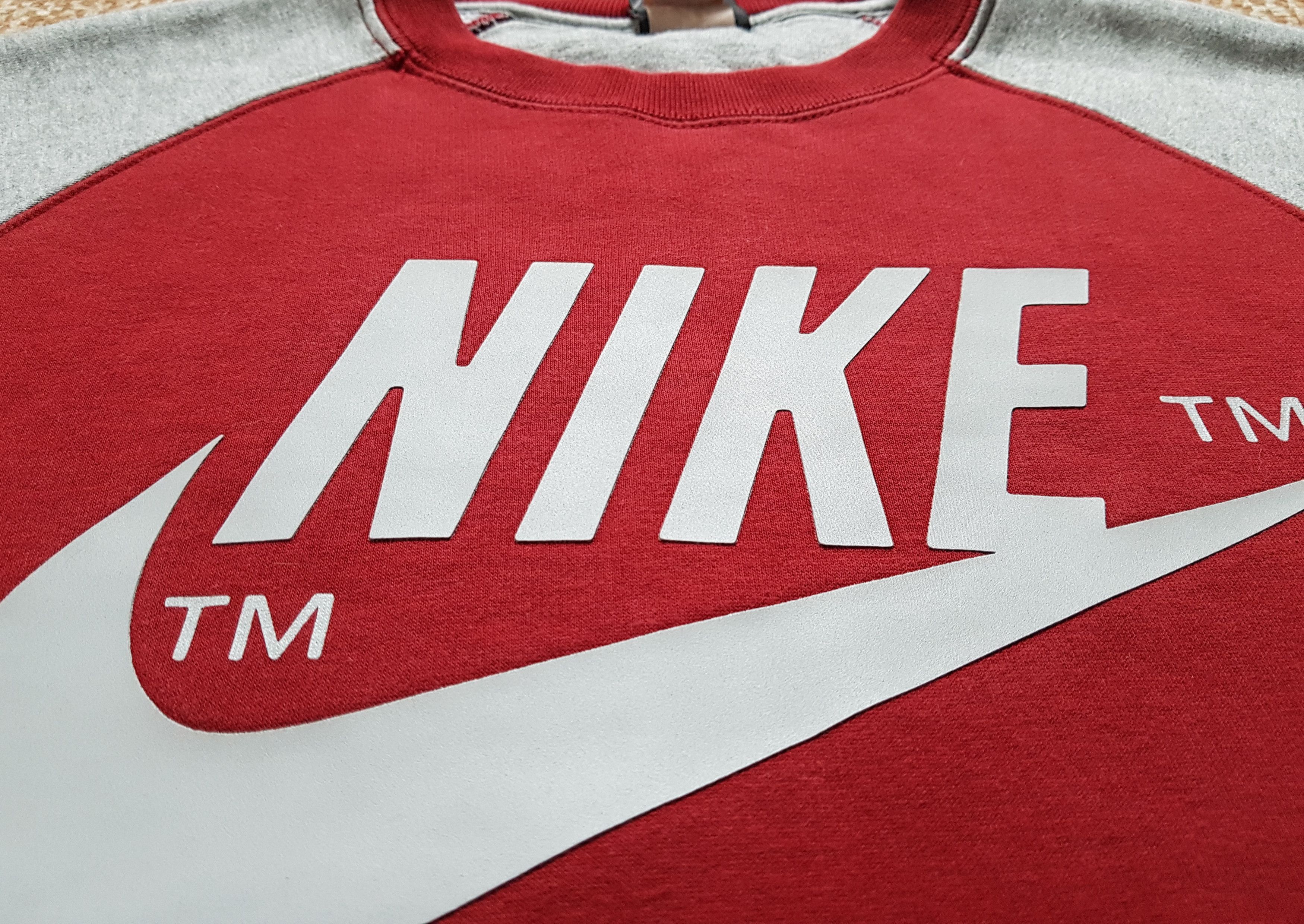 Nike Nike Track & Field Vintage Sweatshirt Big Logo Swoosh Size US M / EU 48-50 / 2 - 4 Thumbnail