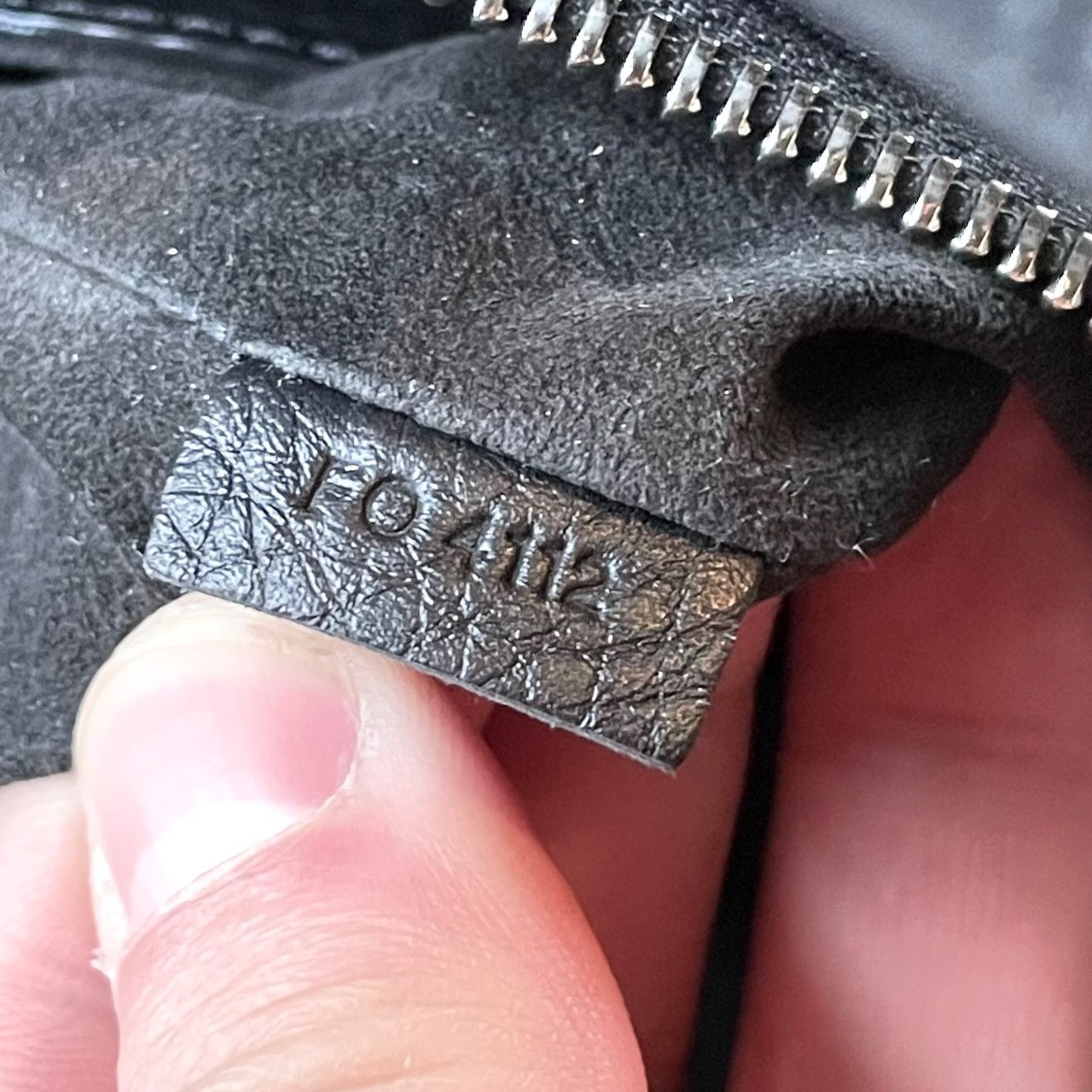 Louis Vuitton Louis Vuitton Black Monogram Revelation Lockit Handbag Size ONE SIZE - 13 Thumbnail