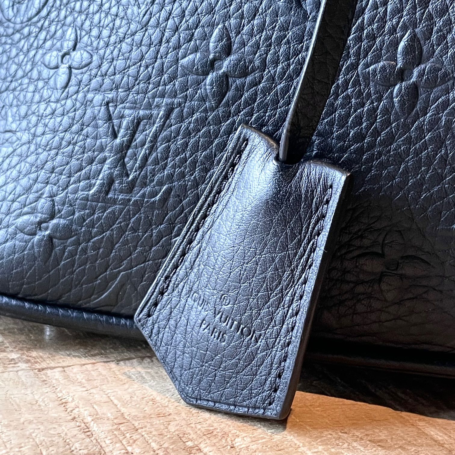 Louis Vuitton Louis Vuitton Black Monogram Revelation Lockit Handbag Size ONE SIZE - 2 Thumbnail