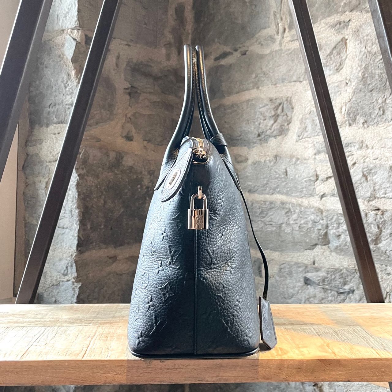Louis Vuitton Louis Vuitton Black Monogram Revelation Lockit Handbag Size ONE SIZE - 3 Thumbnail