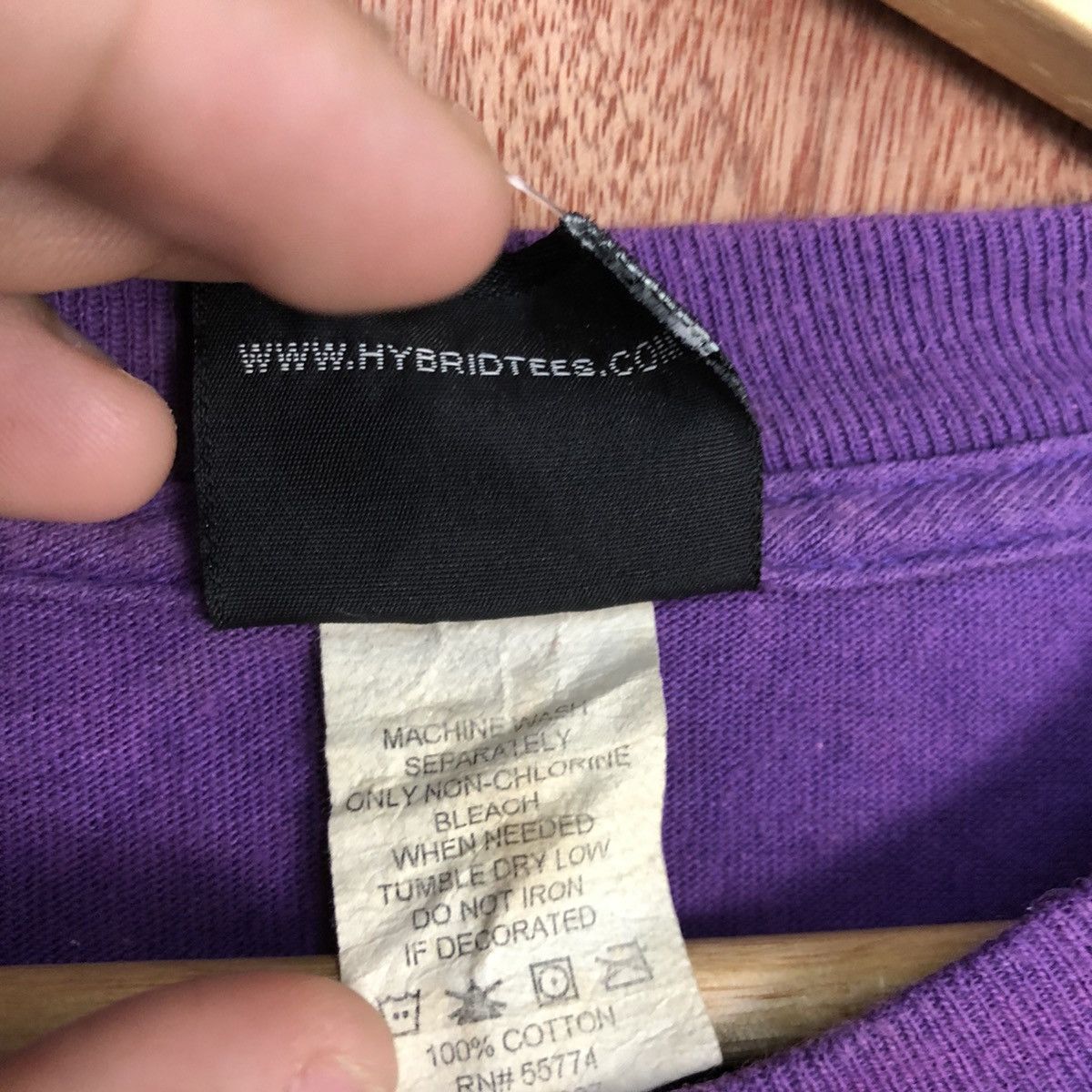 Vintage DL Hybrid graffiti hip hop rapper Purple Tshirt #1682 Size US L / EU 52-54 / 3 - 10 Thumbnail