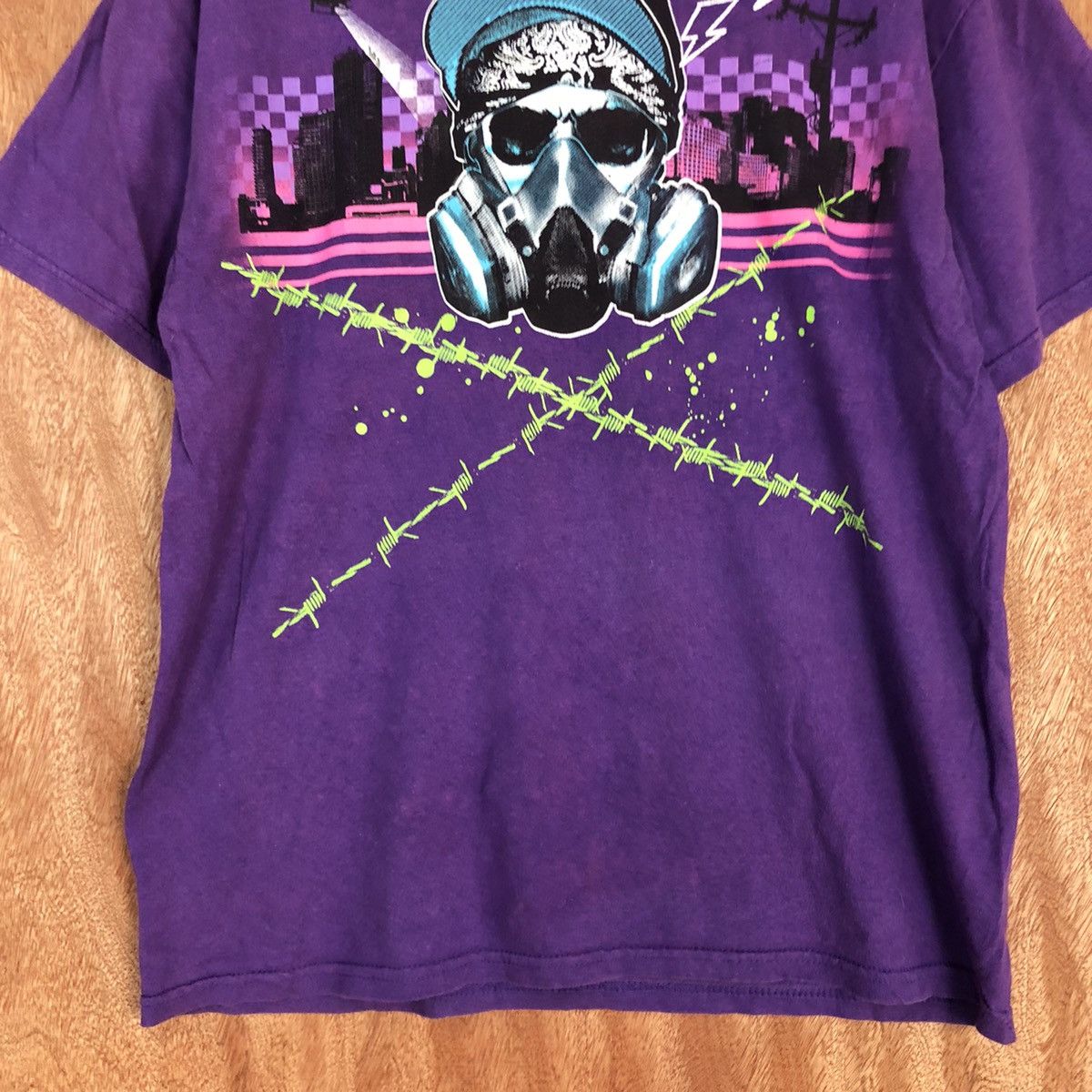 Vintage DL Hybrid graffiti hip hop rapper Purple Tshirt #1682 Size US L / EU 52-54 / 3 - 6 Thumbnail