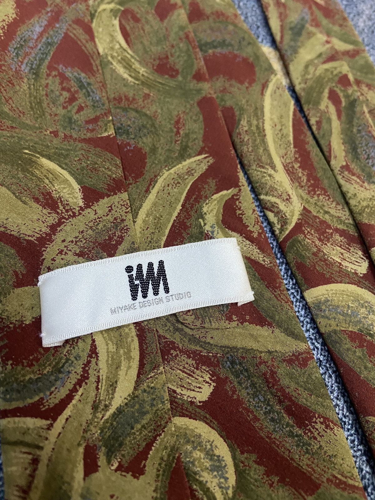 Designer ISSEY MIYAKE X NECKTIE ❤️❤️😊 Size ONE SIZE - 4 Thumbnail