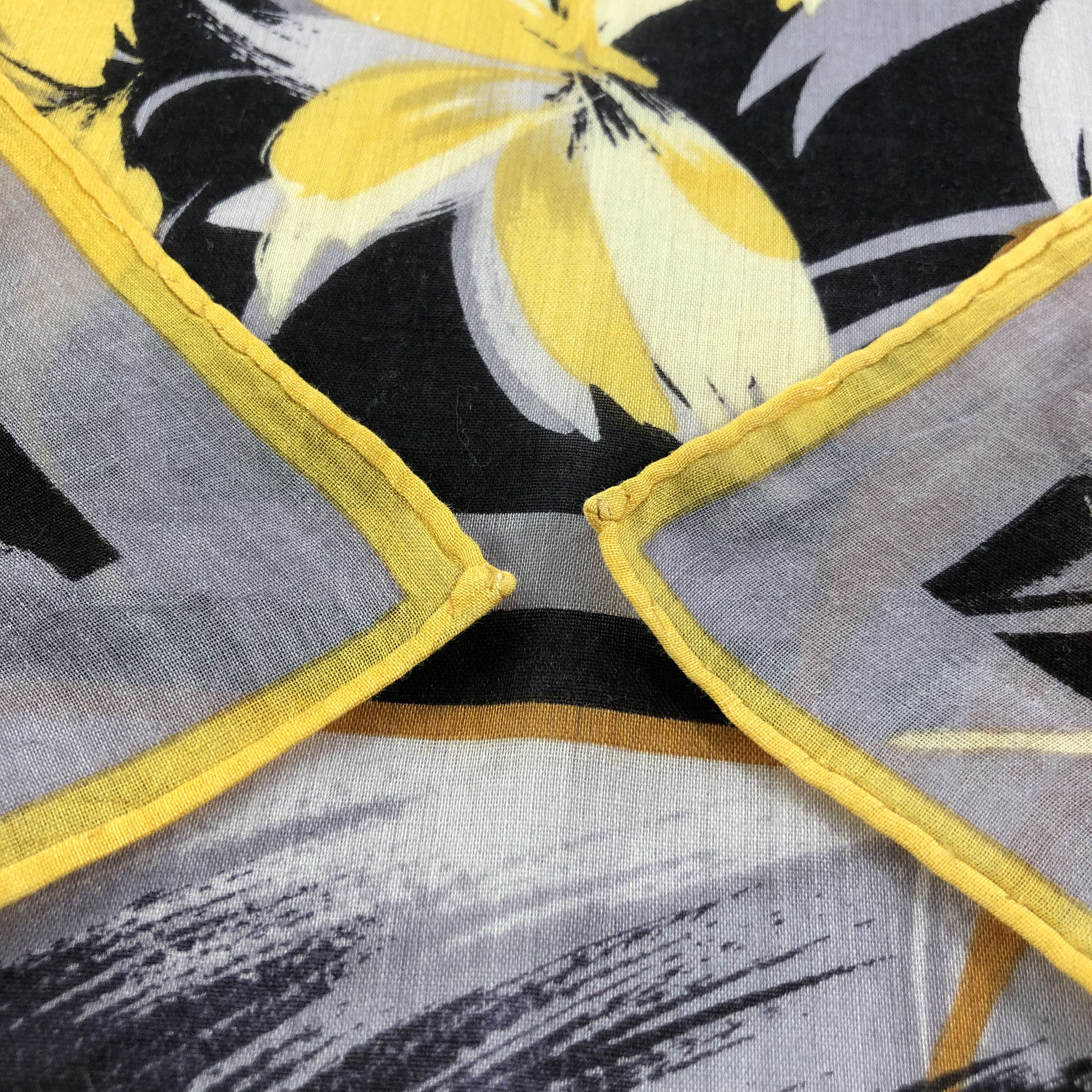 Jean-Louis Scherrer Jean Louis Scherrer Handkerchief Neckerchief Bandana H2058 Size ONE SIZE - 5 Thumbnail