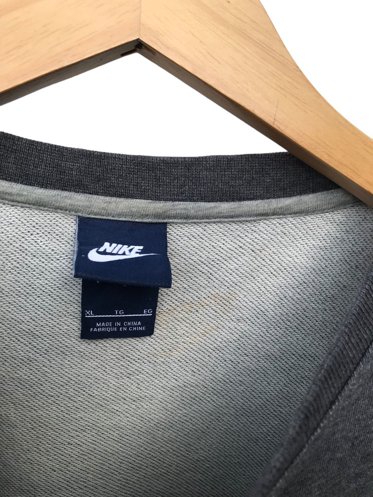 Nike Nike Swoosh Logo Streetwear Sweatshirt Size US M / EU 48-50 / 2 - 3 Thumbnail