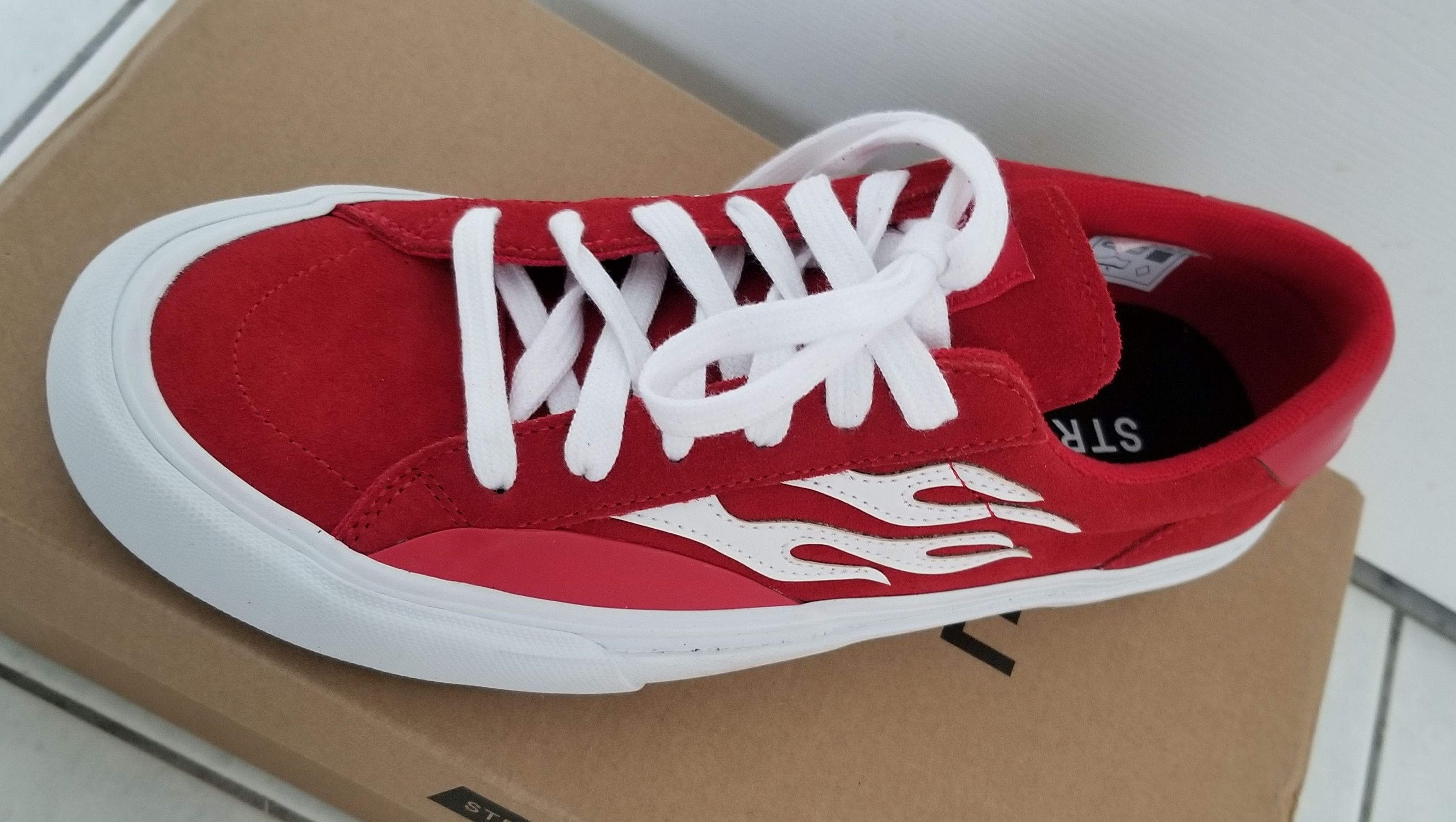 STRAYE Straye Logan Sneakers Size US 8.5 / EU 41-42 - 2 Thumbnail
