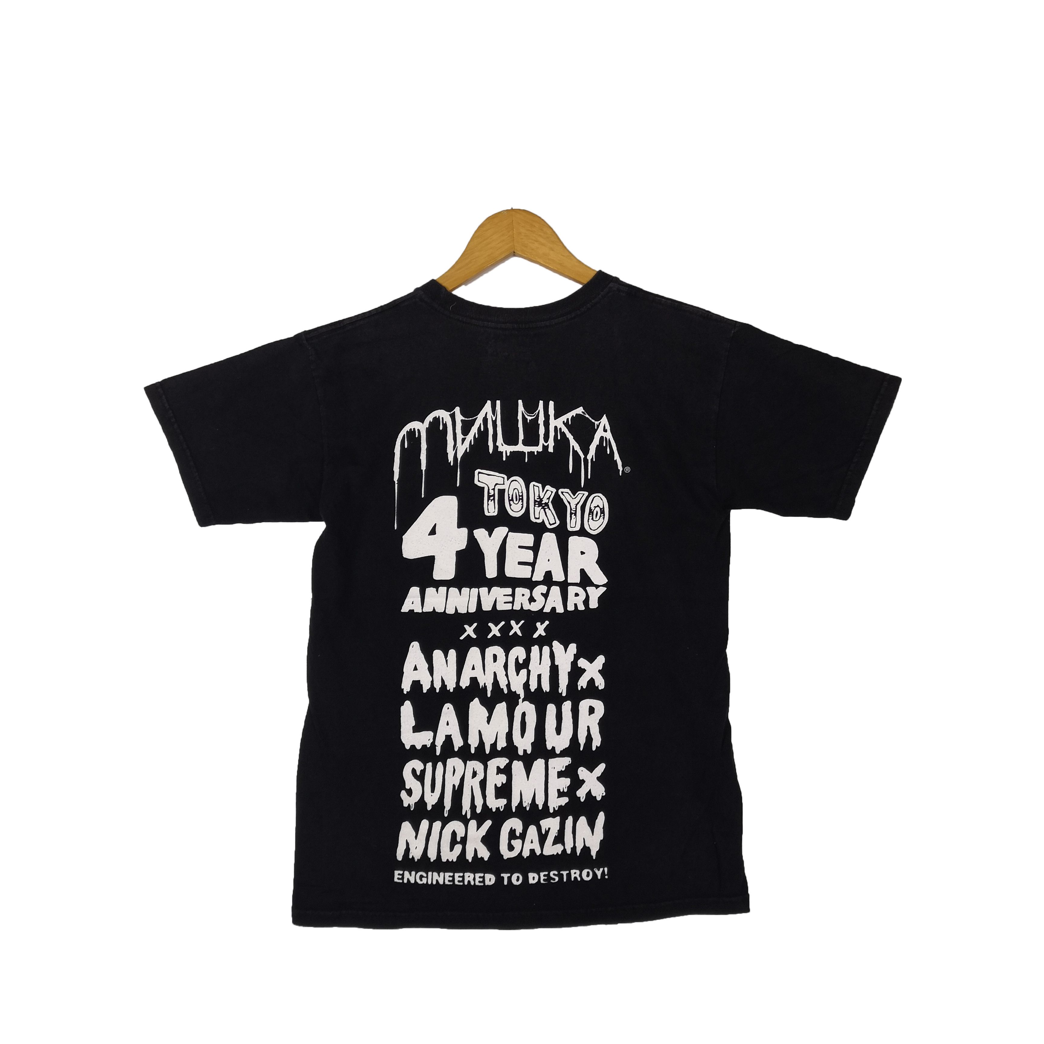 Mishka Pixel T-Shirt – Athletic Heather, Mit Retro Pixel-Bären Design