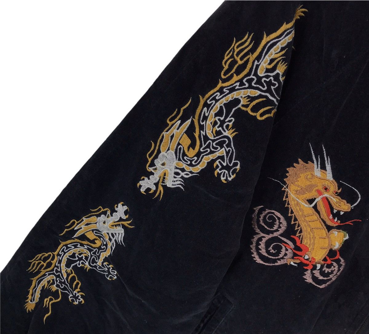 Vintage Vintage Japanese TraditionalSukajan DragonRyu Velvet Jacket Size US L / EU 52-54 / 3 - 3 Thumbnail
