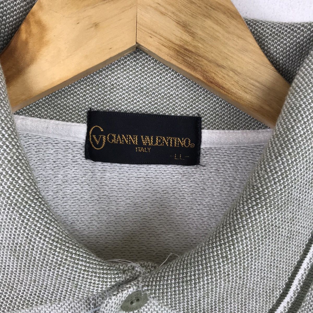 Valentino × Vintage Vintage GIANNI VALENTINO Italy SpellOut Embroidery T-shirt Size US L / EU 52-54 / 3 - 4 Thumbnail