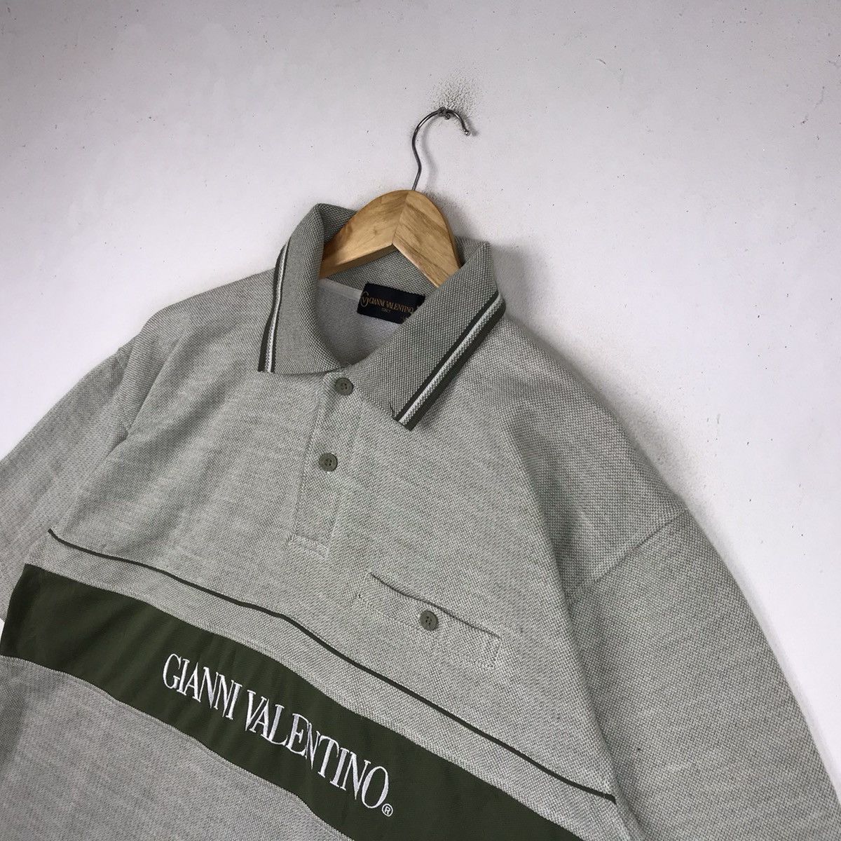 Valentino × Vintage Vintage GIANNI VALENTINO Italy SpellOut Embroidery T-shirt Size US L / EU 52-54 / 3 - 5 Thumbnail