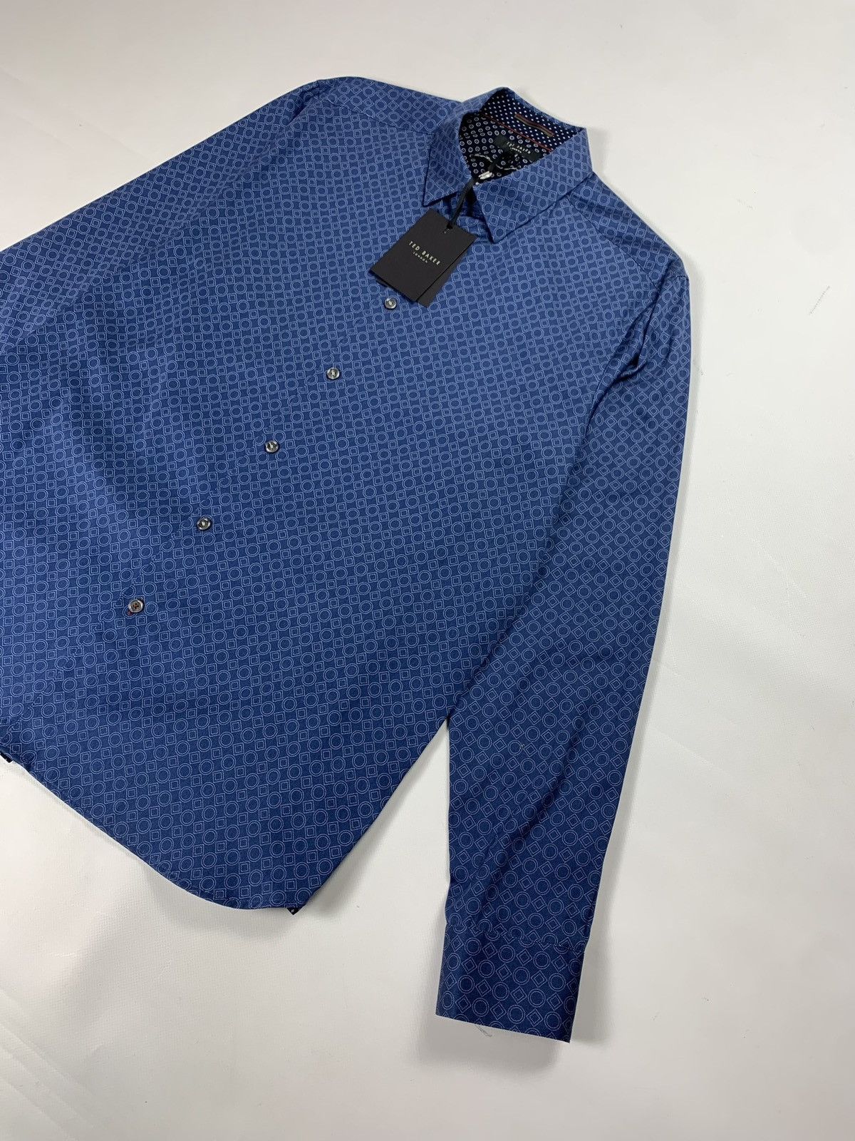 Ted Baker BNWT Ted Baker geometric pattern long sleeve shirt size 5 Size US XL / EU 56 / 4 - 2 Thumbnail