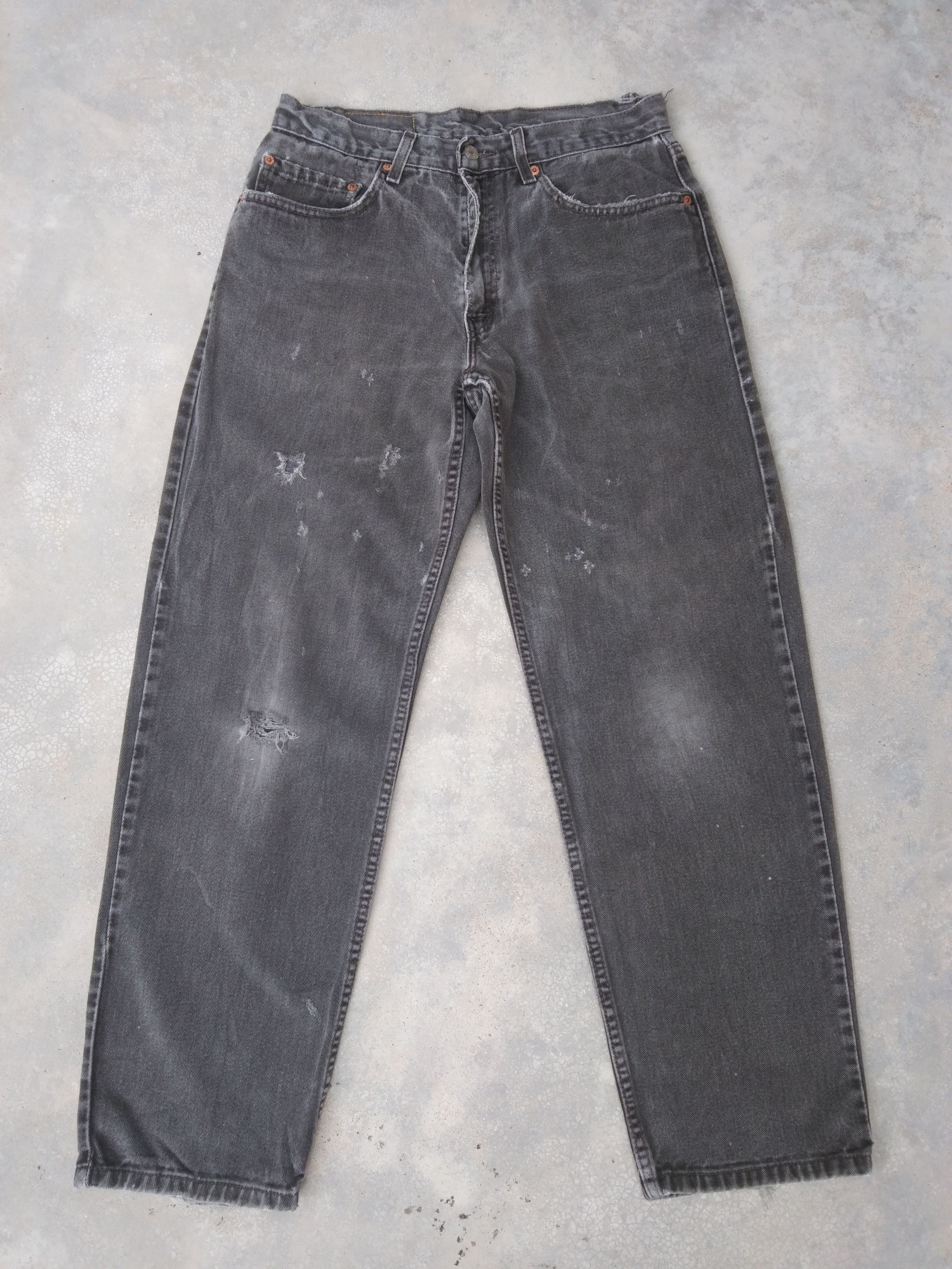Levi's Vintage Levi's Jeans Grey Distressed Denim 31x29 Size US 31 - 1 Thumbnail