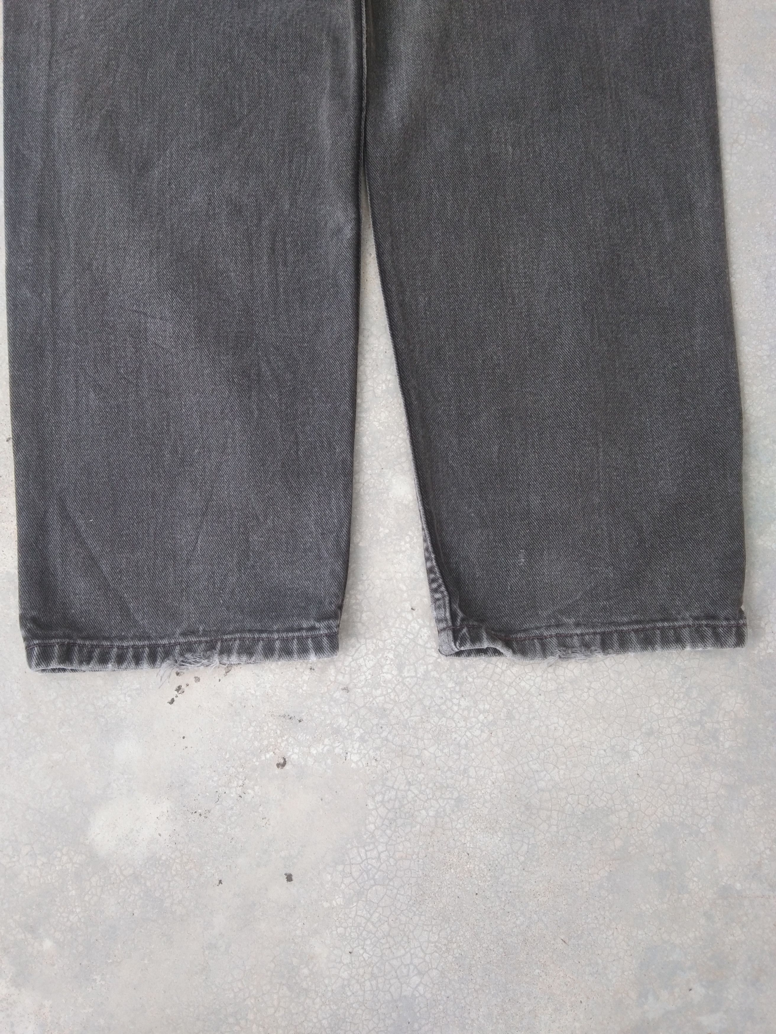 Levi's Vintage Levi's Jeans Grey Distressed Denim 31x29 Size US 31 - 3 Thumbnail