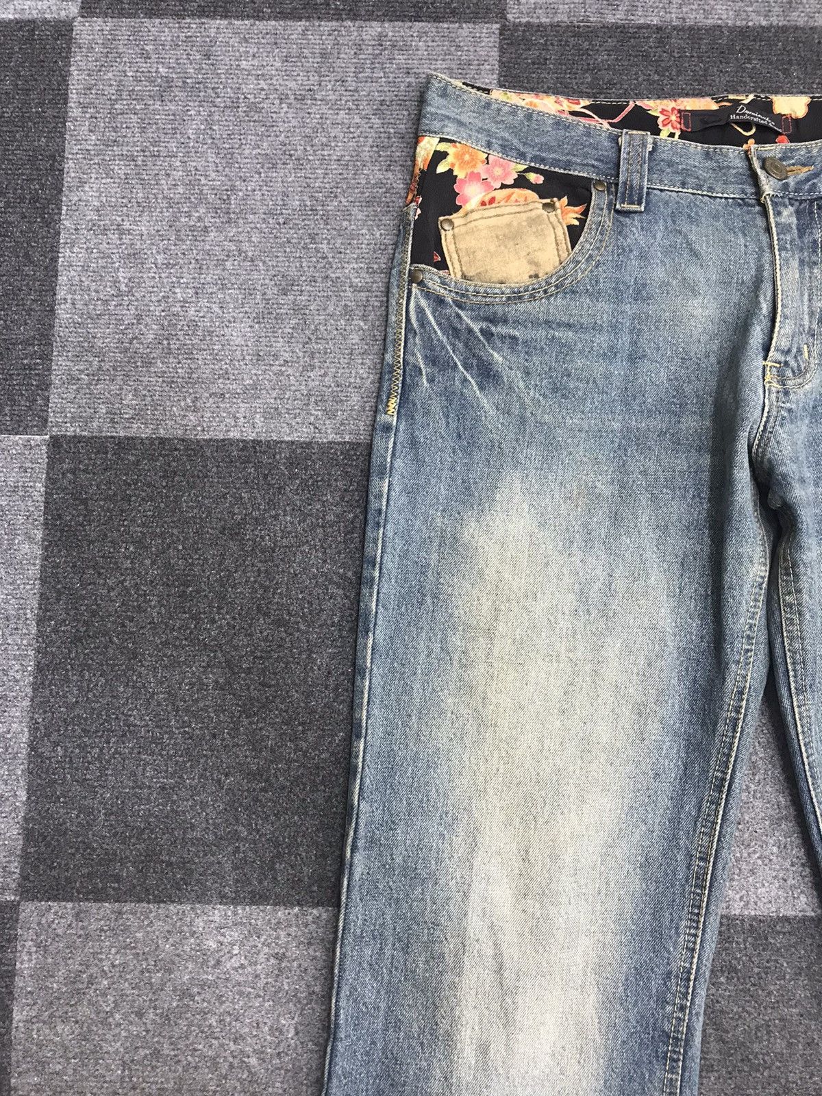 Dominate Floral Distressed Jeans