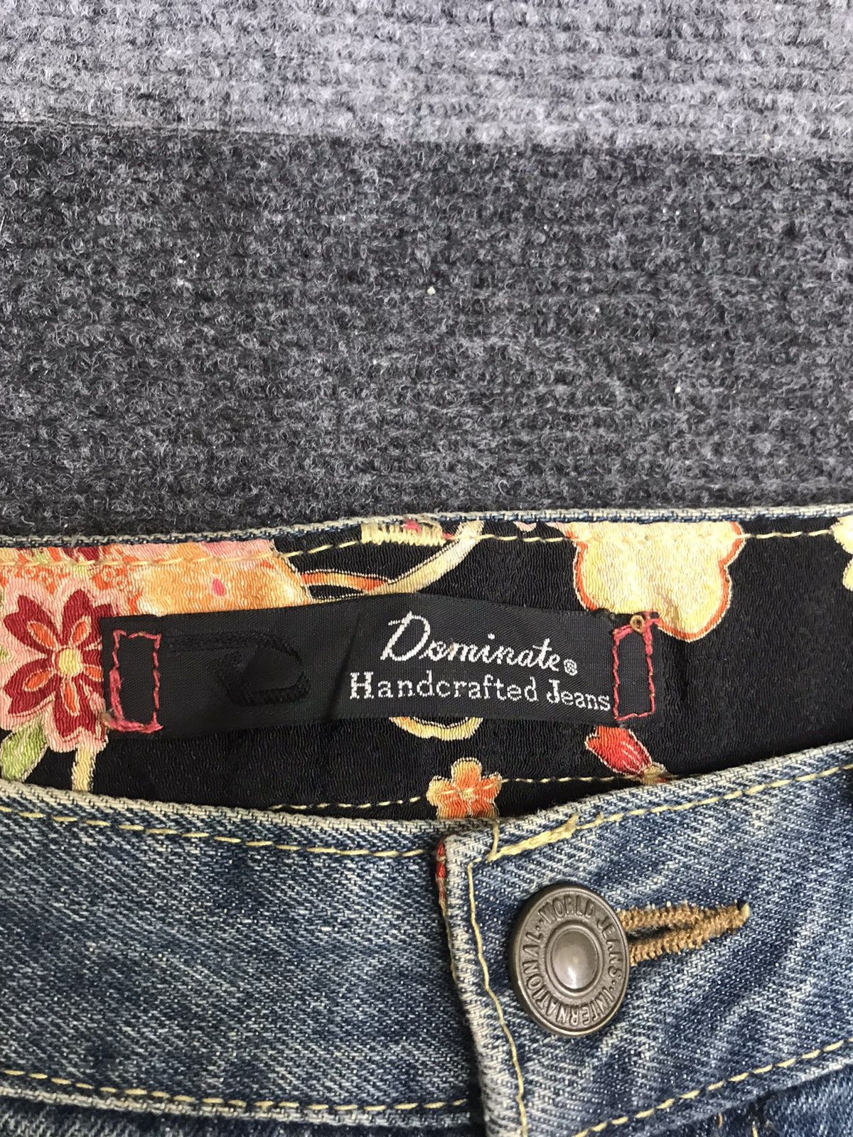Dominate Floral Distressed Jeans