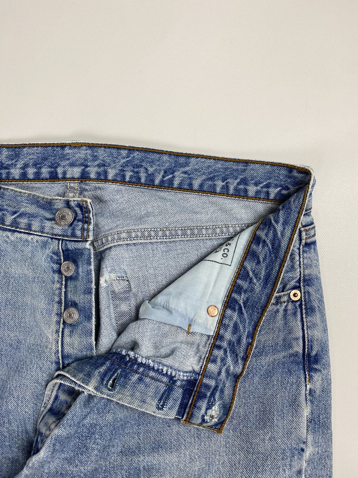 Other VTG 90s Levis 501 men’s light blue denim jeans size 36 X 32 Size US 36 / EU 52 - 12 Thumbnail