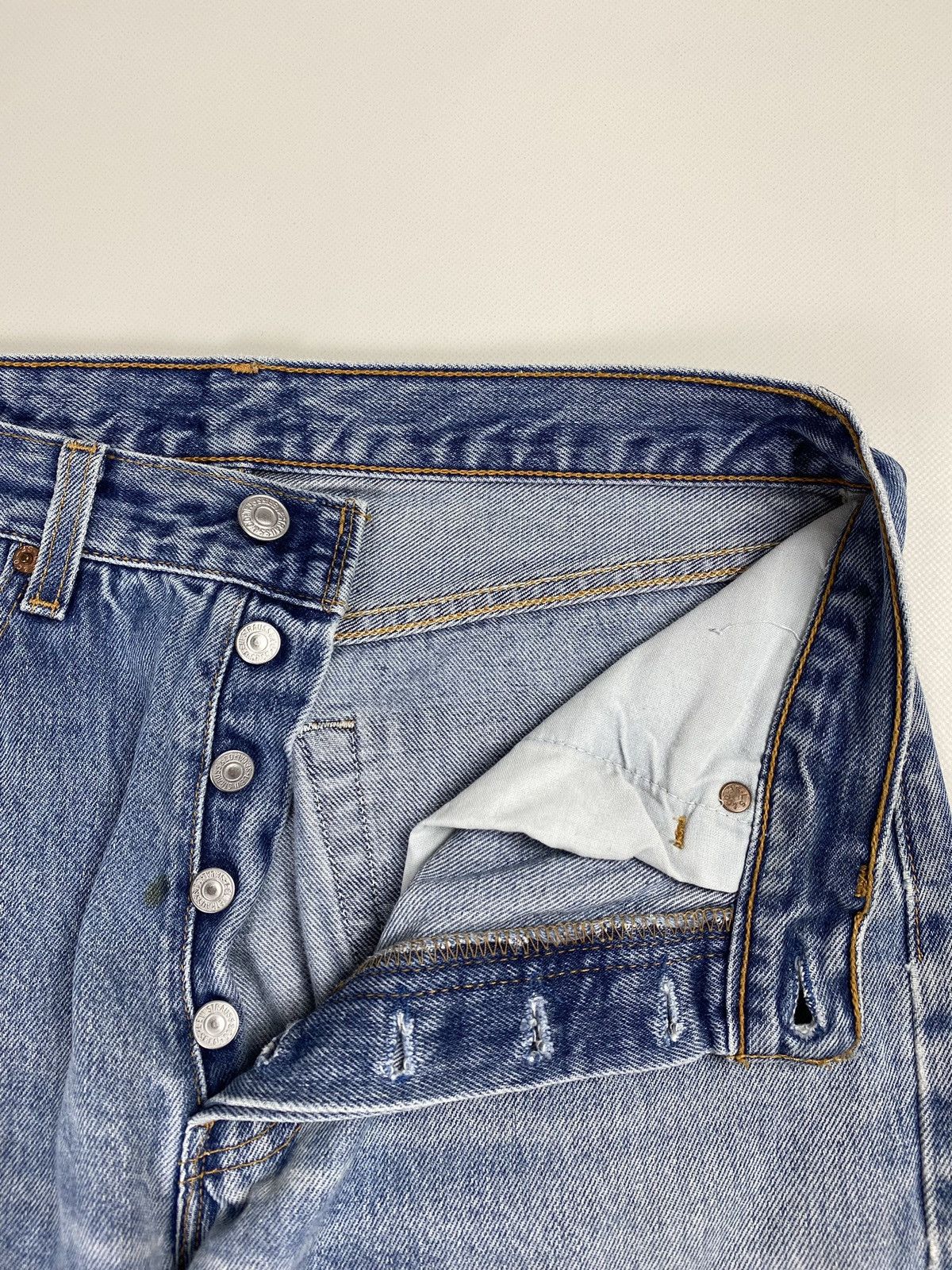 Levi's VTG 90s Levis 501 light blue washed denim jeans Size US 30 / EU 46 - 13 Thumbnail