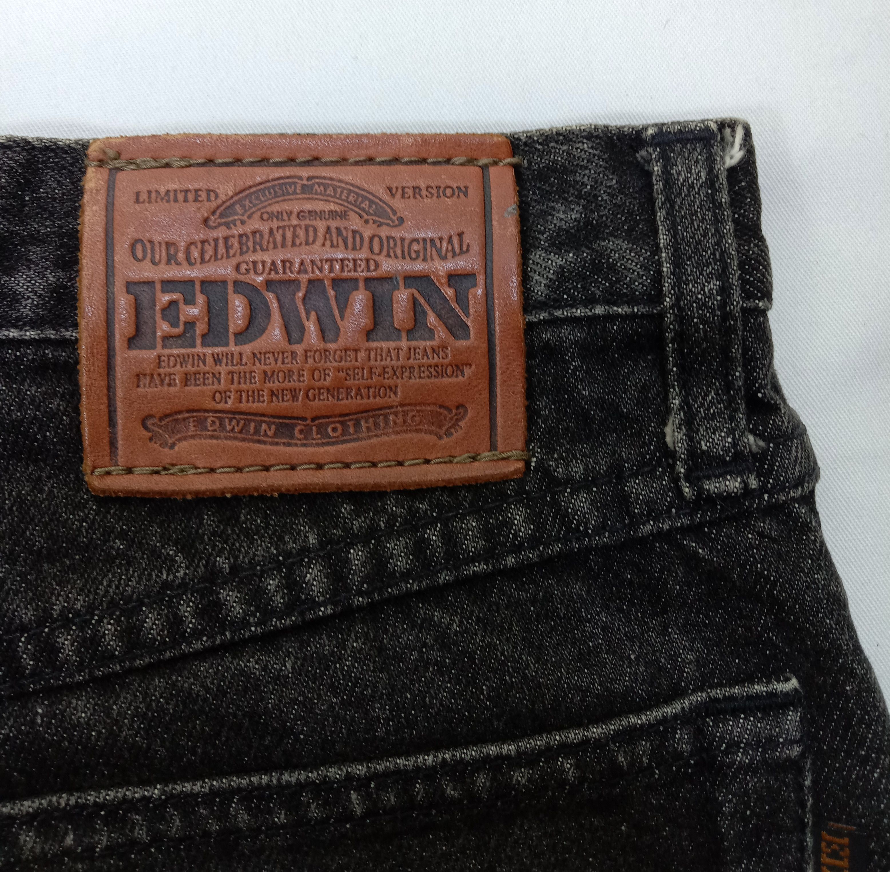 Edwin Vintage Edwin Super Black Flare Jeans Bootcut Denim Size 30" / US 8 / IT 44 - 17 Thumbnail