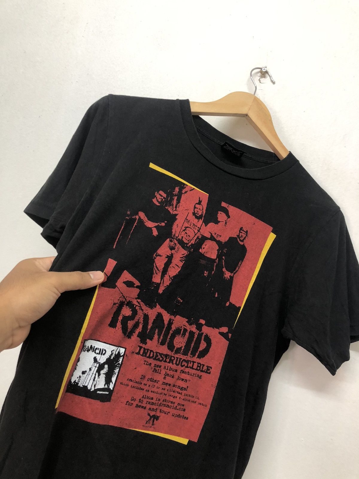 Band Tees Vintage Rancid Indestructible Heavy Metal Mirror Print Tees Size US M / EU 48-50 / 2 - 6 Thumbnail