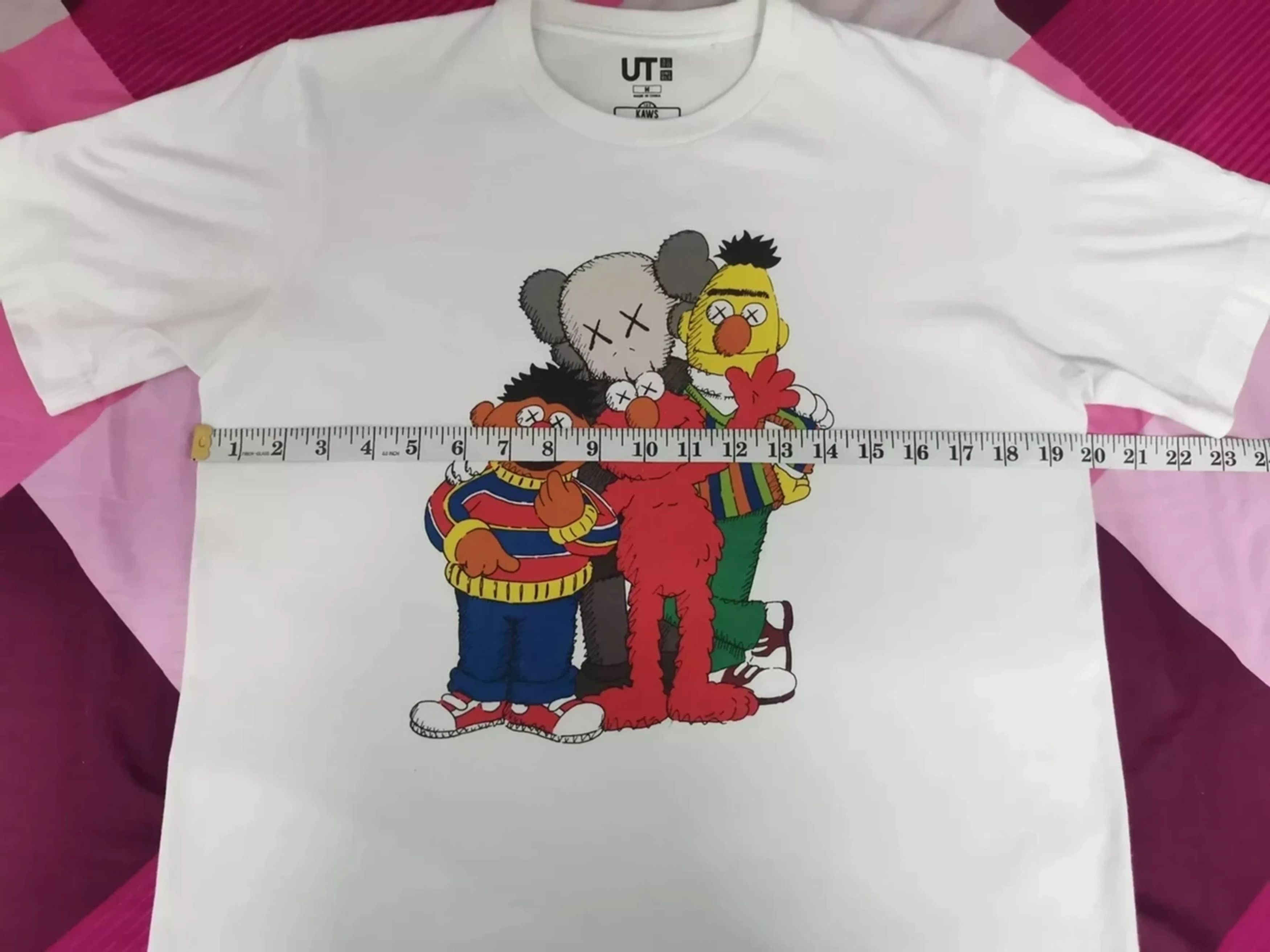 Designer × Japanese Brand × Kaws Kaws x Sesame Street Family Tee OriginalFake Japan Designer Size US M / EU 48-50 / 2 - 5 Thumbnail