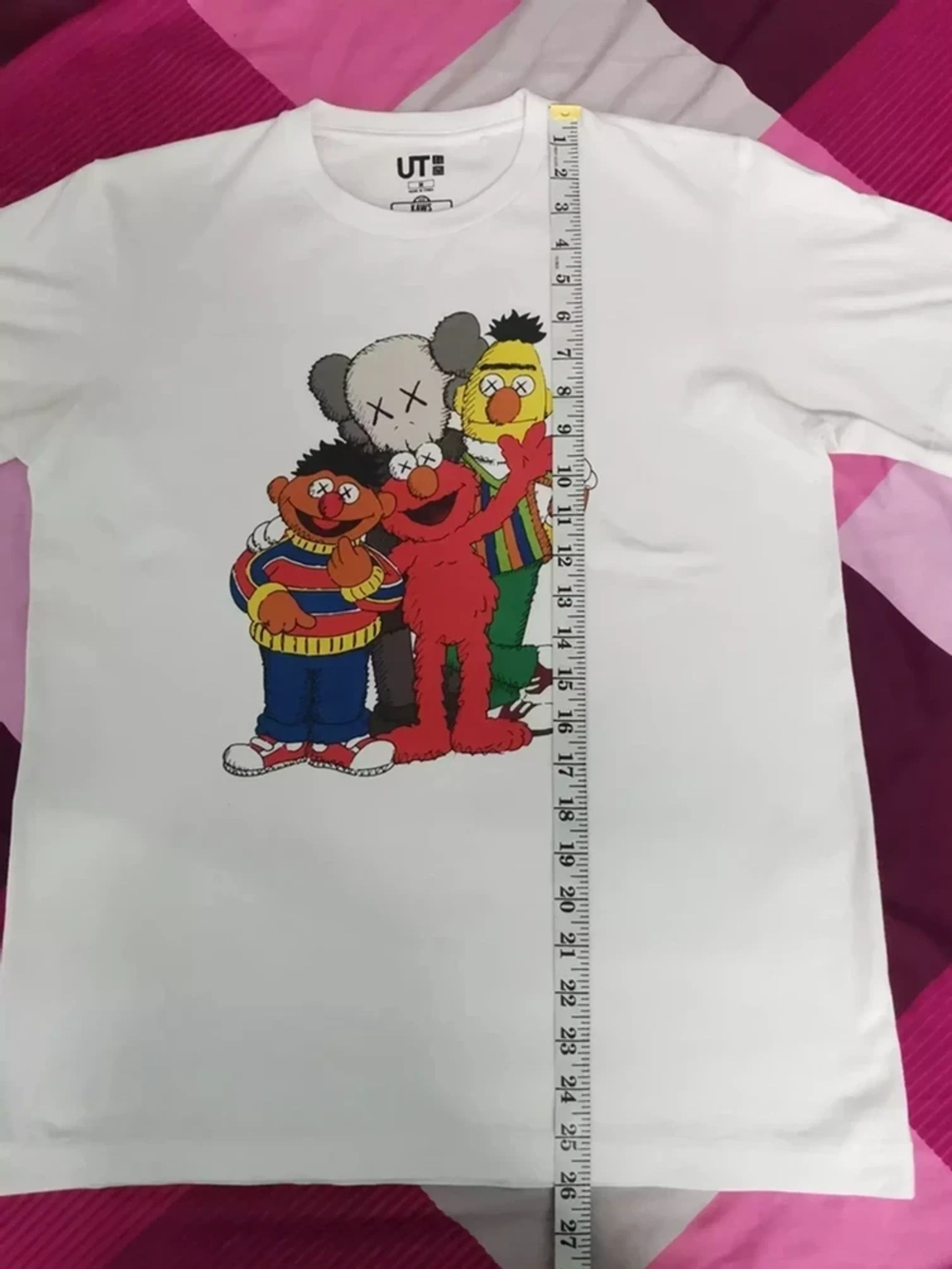 Designer × Japanese Brand × Kaws Kaws x Sesame Street Family Tee OriginalFake Japan Designer Size US M / EU 48-50 / 2 - 6 Thumbnail