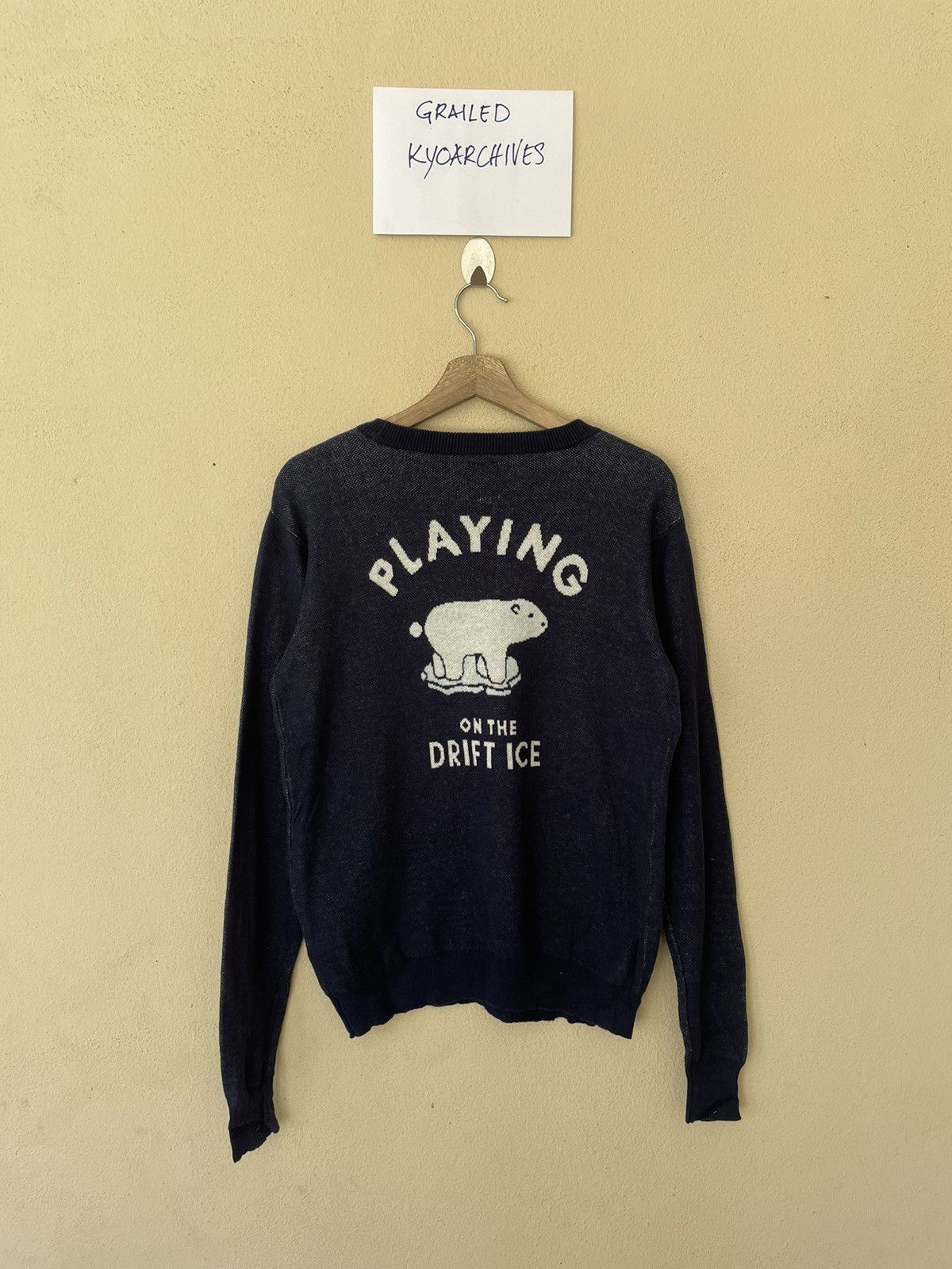 Japanese Brand POLAR BEARS PLAYING DRIFT ON ICE HOODIE Size US S / EU 44-46 / 1 - 2 Thumbnail