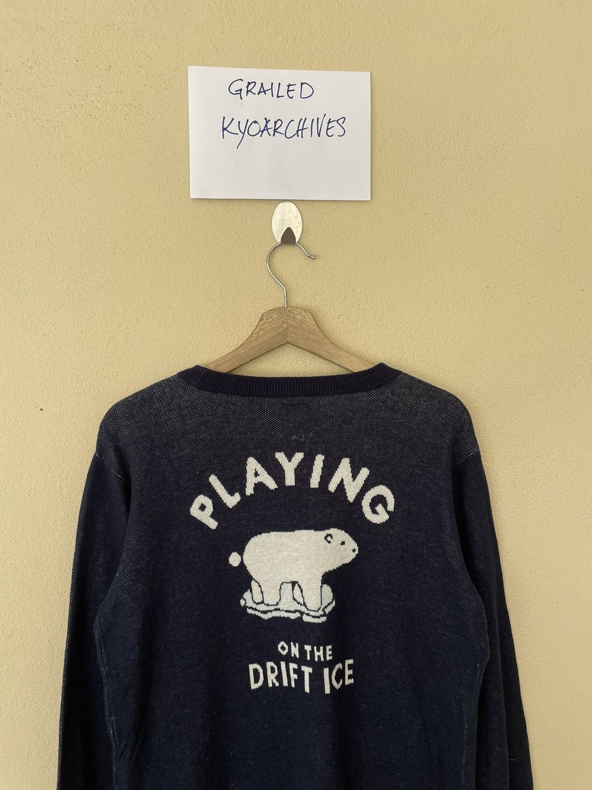 Japanese Brand POLAR BEARS PLAYING DRIFT ON ICE HOODIE Size US S / EU 44-46 / 1 - 4 Thumbnail