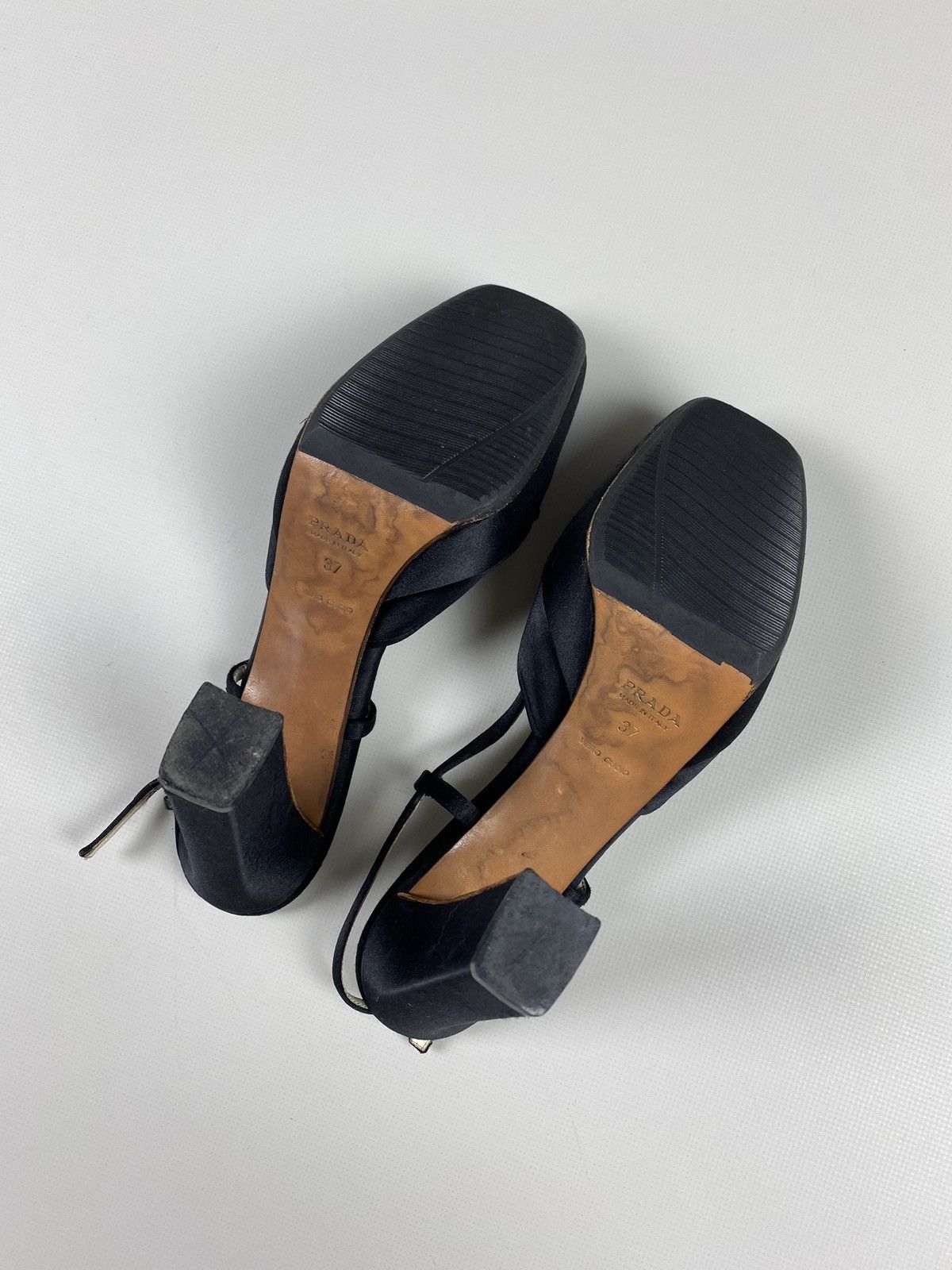 Prada vintage ladies square toe strappy heels size 37