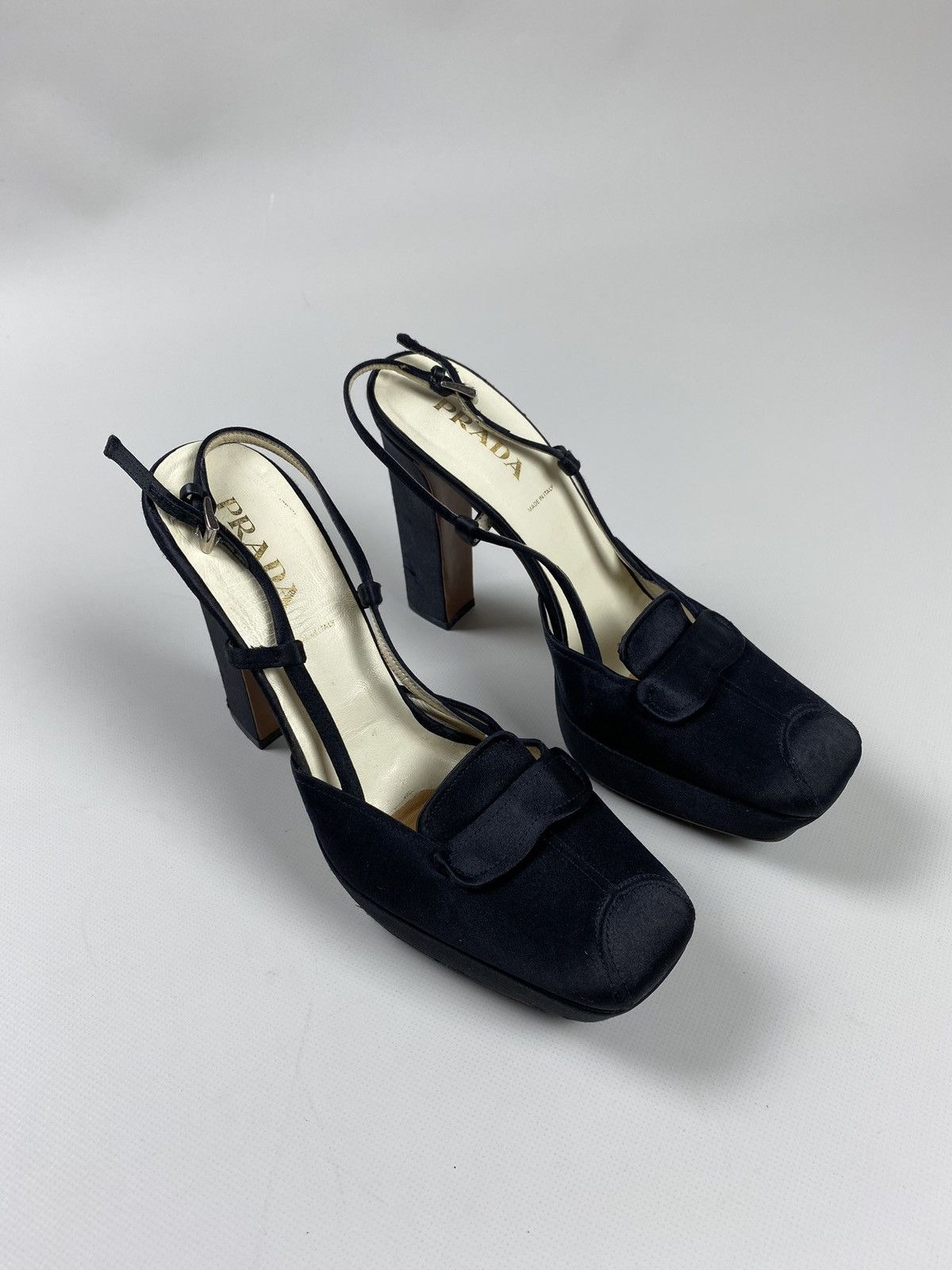 靴 PRADA square toe heels 37 Prada Square Toe Mary Jane Heels, Heels - Designer Exchange | Buy