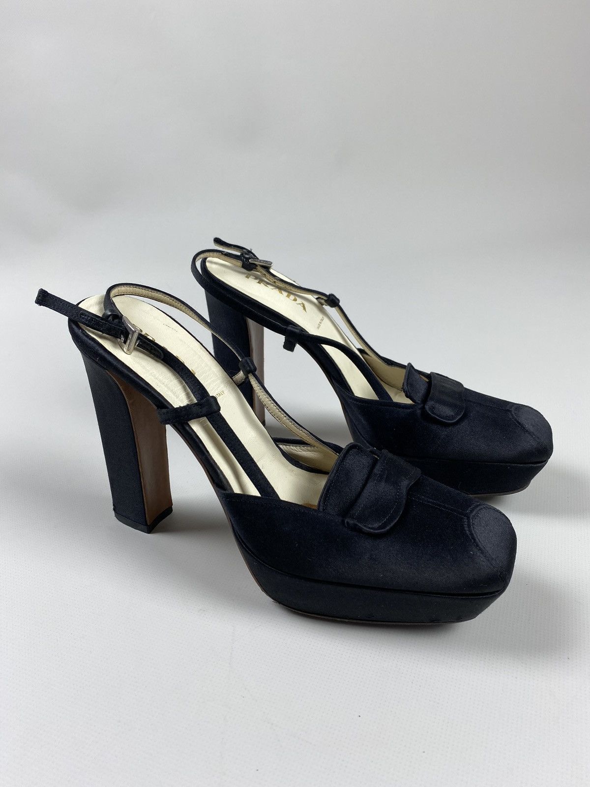 靴 PRADA square toe heels 37 Prada vintage ladies square toe strappy heels size 37