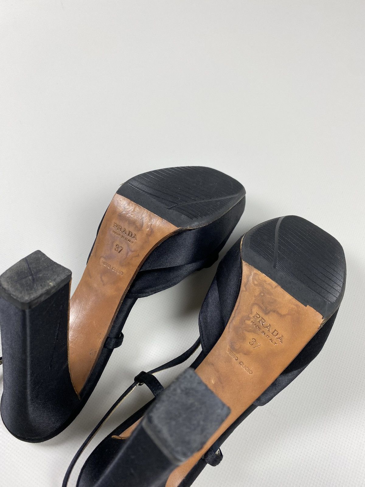 Prada vintage ladies square toe strappy heels size 37