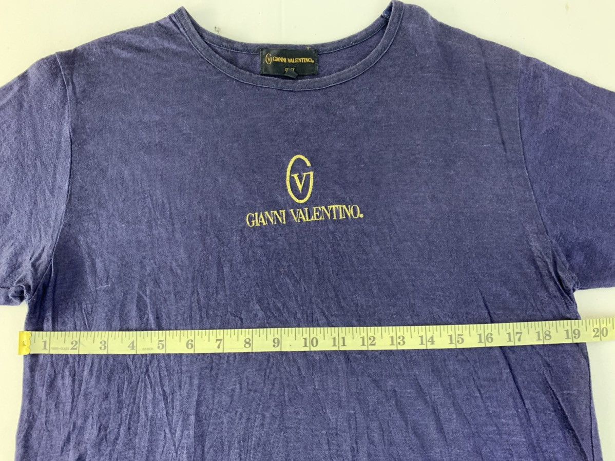 Gianni Valentino 90s Gianni Valentino Italy Embroidery Logo Plain Tee Size US M / EU 48-50 / 2 - 6 Thumbnail