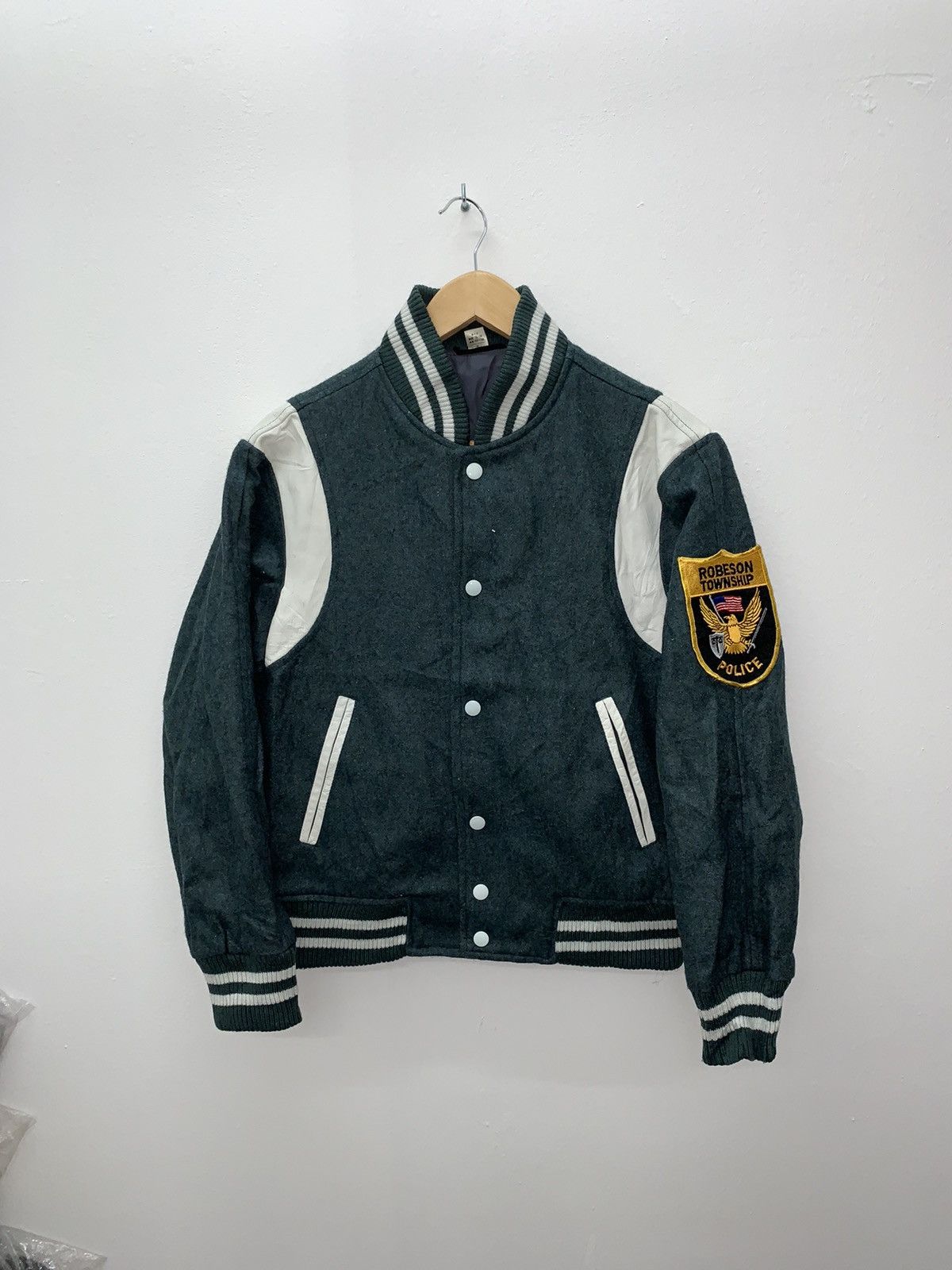 Japanese Brand Vintage MadeinJapan RobesonTownshPolice Wool Varsity Jacket Size US S / EU 44-46 / 1 - 1 Thumbnail