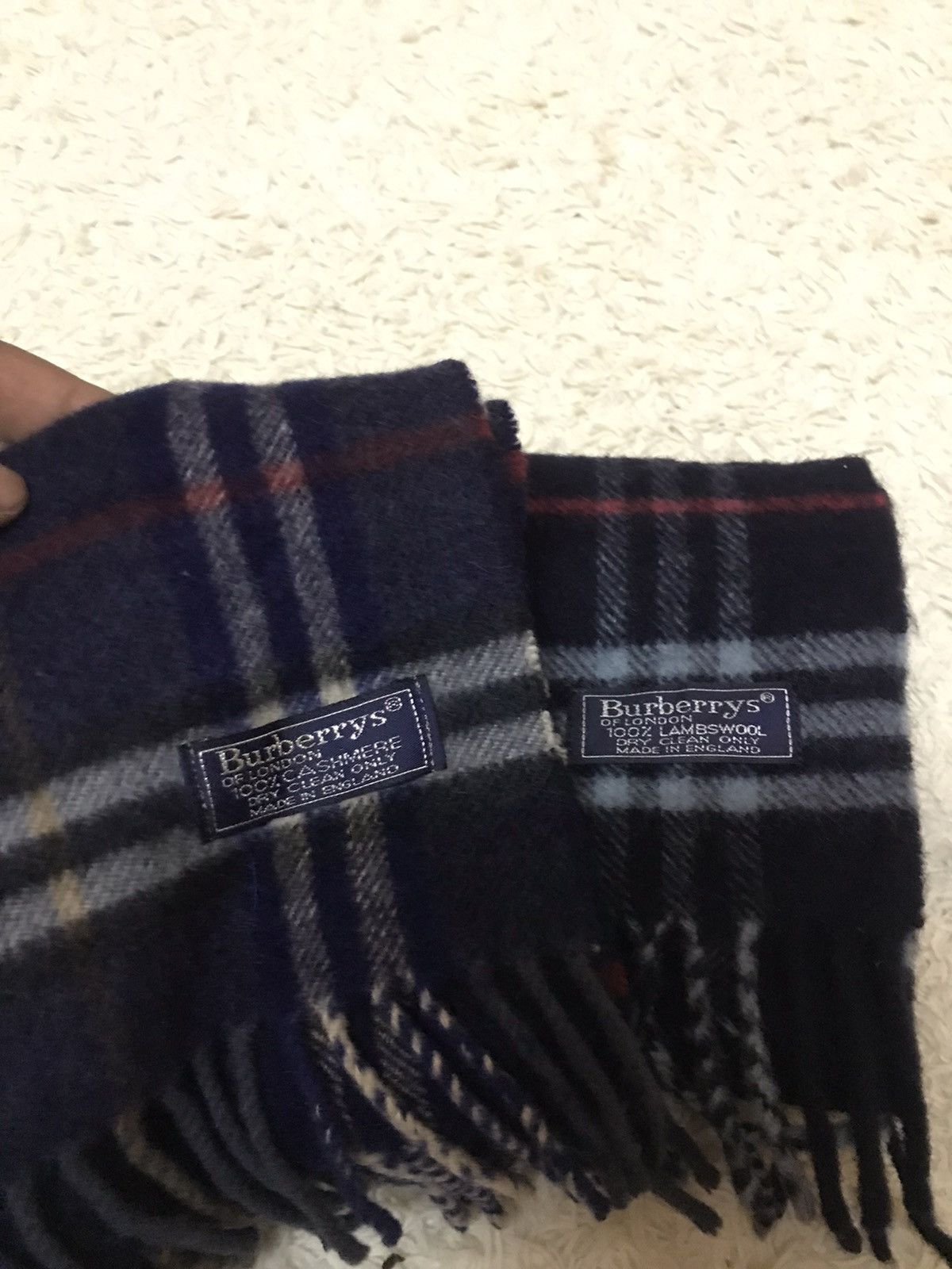 Burberry ‼️COMBO 2pcs SCARF LAMBSWOOL VINTAGE BURBERRY NOVACHECK ‼️ Size ONE SIZE - 5 Thumbnail